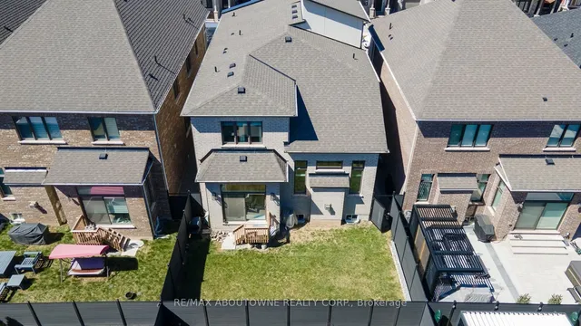 Additional property image - 1467 Everest Cres