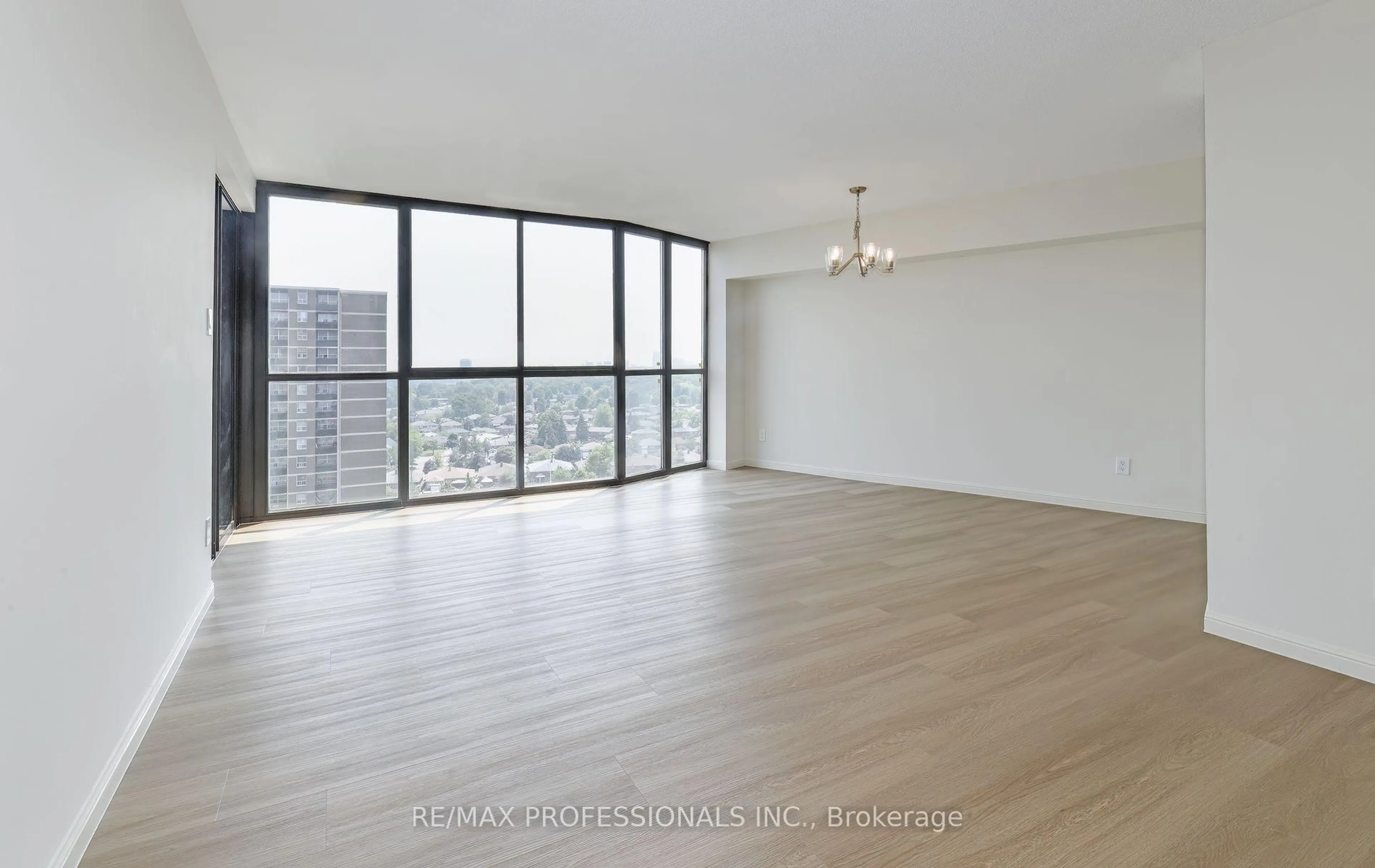 A pic of a room for 40 Richview Rd #1605, Toronto Ontario M9A 5C1