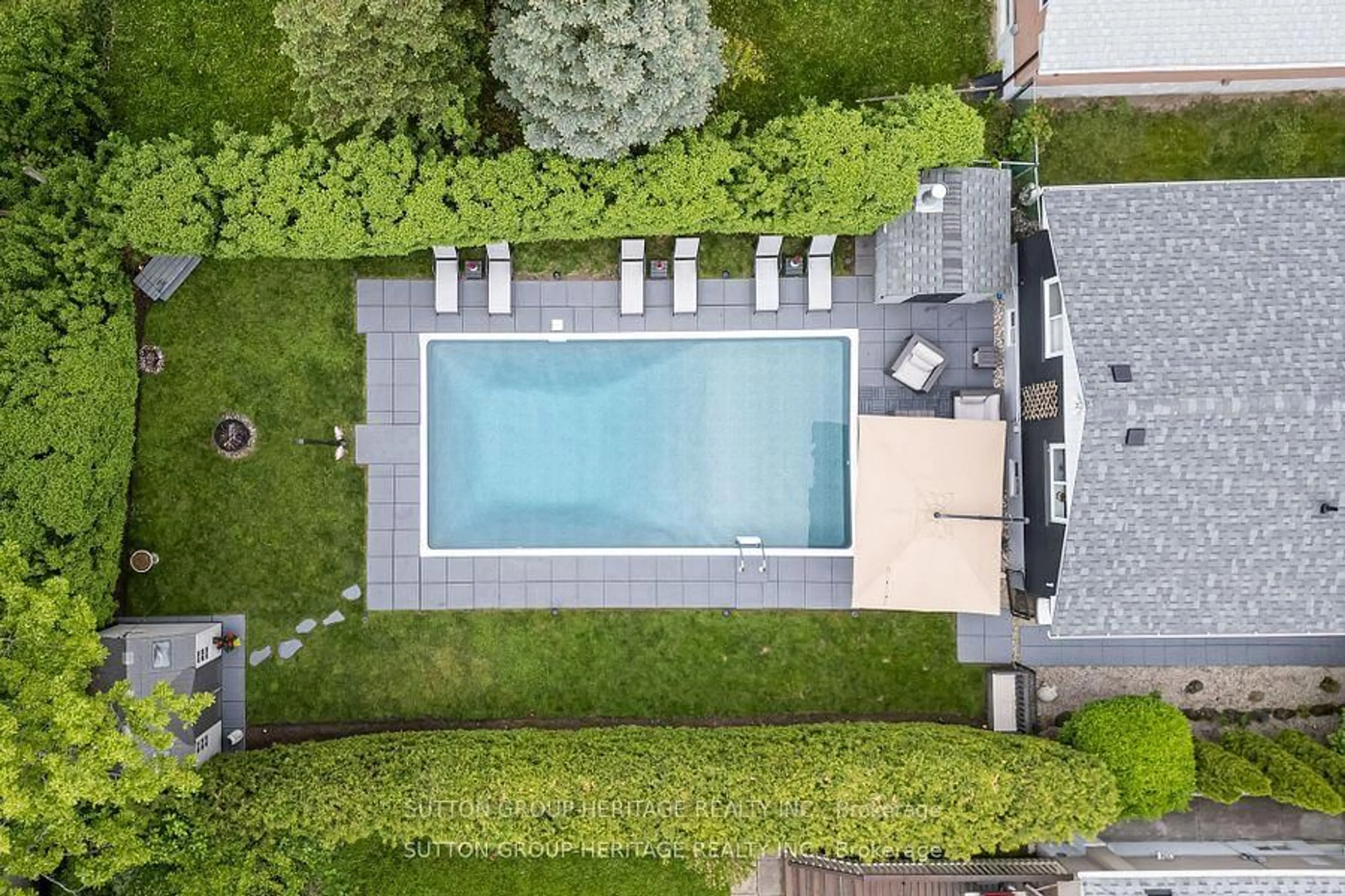 Pool for 22 Paragon Rd, Toronto Ontario M9R 1J5