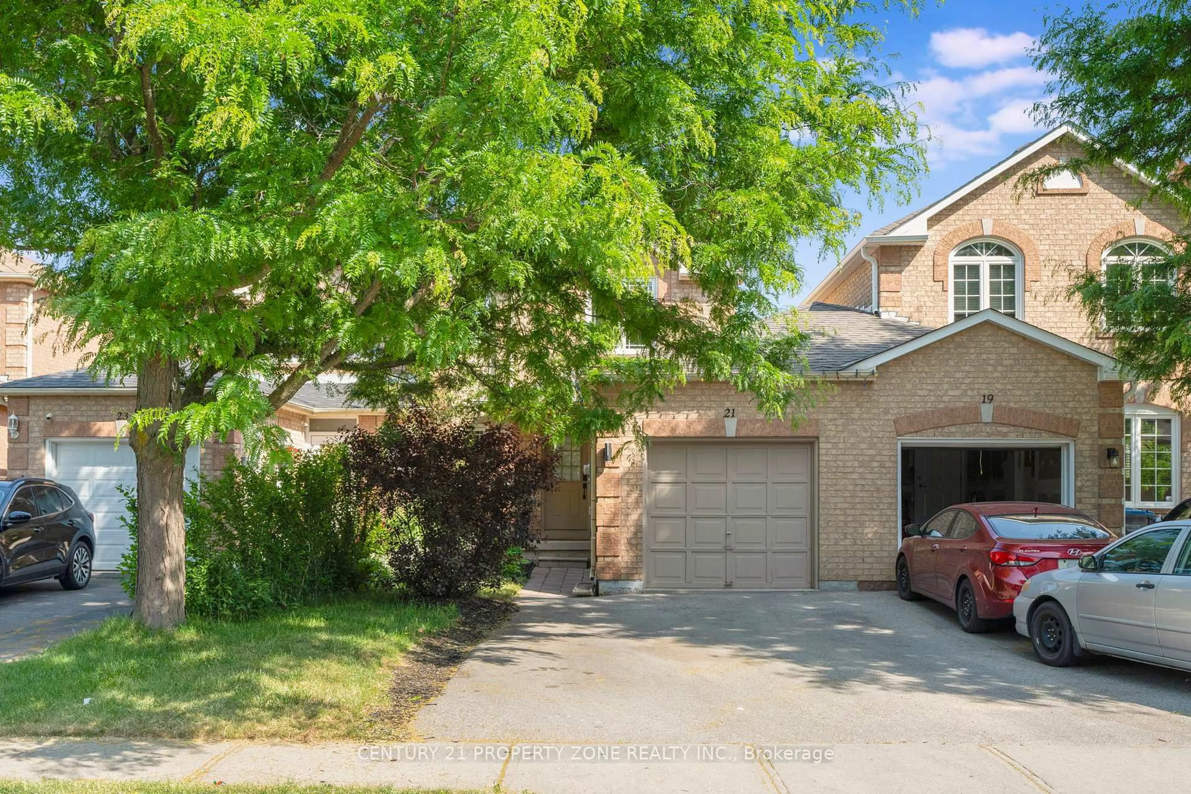 Home with brick exterior material, street for 21 White Tail Cres, Brampton Ontario L6Y 2C5