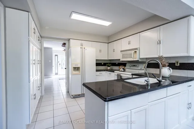 Additional property image - 1689 Kerns Rd