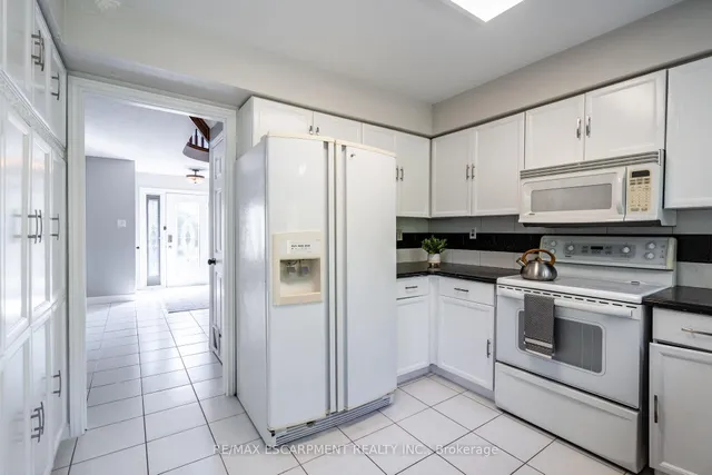 Additional property image - 1689 Kerns Rd