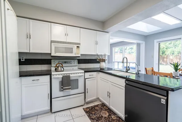 Additional property image - 1689 Kerns Rd