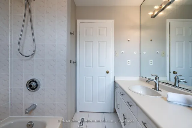 Additional property image - 1689 Kerns Rd
