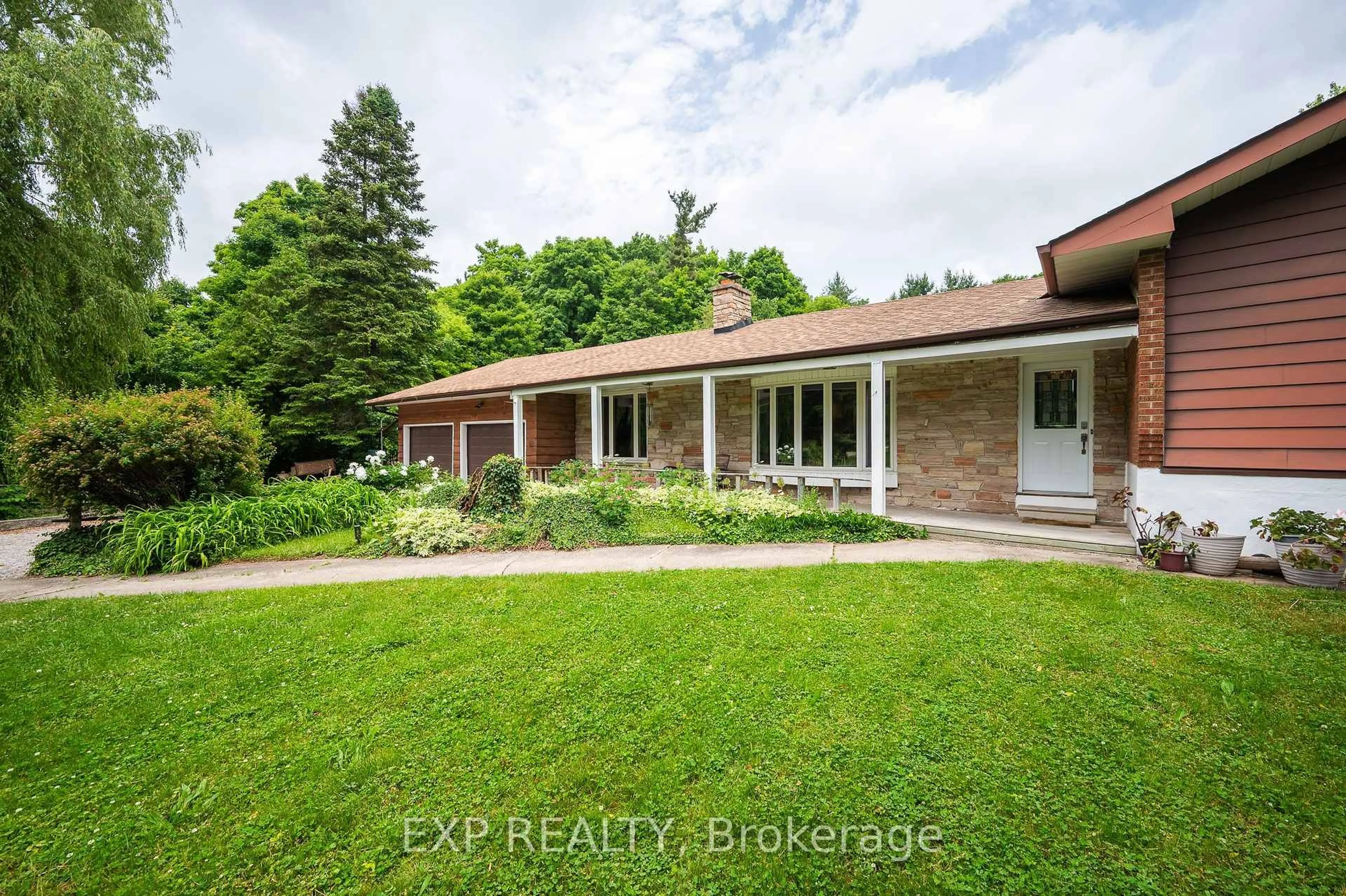 A pic from outside/outdoor area/front of a property/back of a property/a pic from drone, unknown for 7633 Appleby Line, Milton Ontario L9E 0M3
