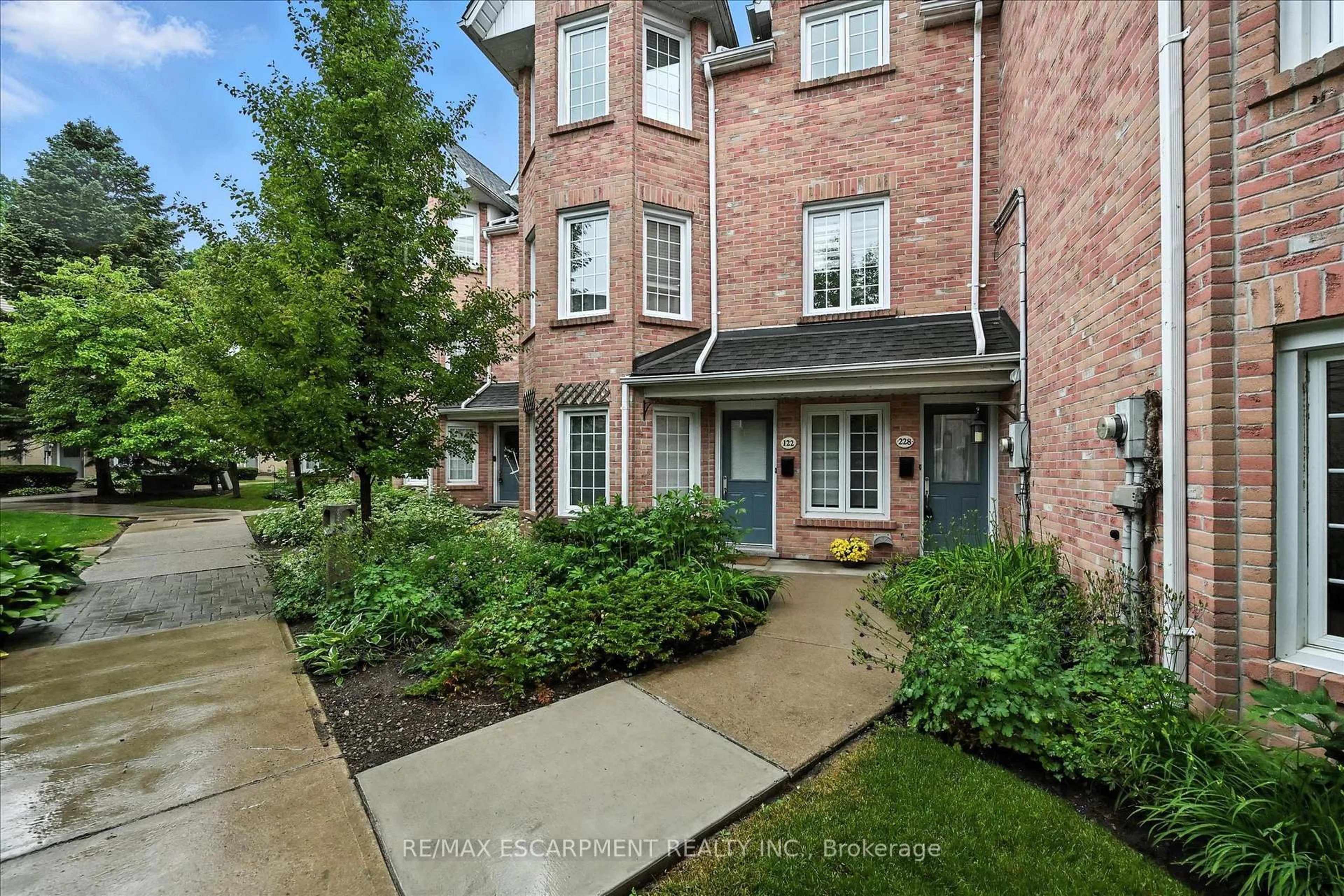 Unknown for 2110 CLEAVER Ave #228, Burlington Ontario L7M 3Z4