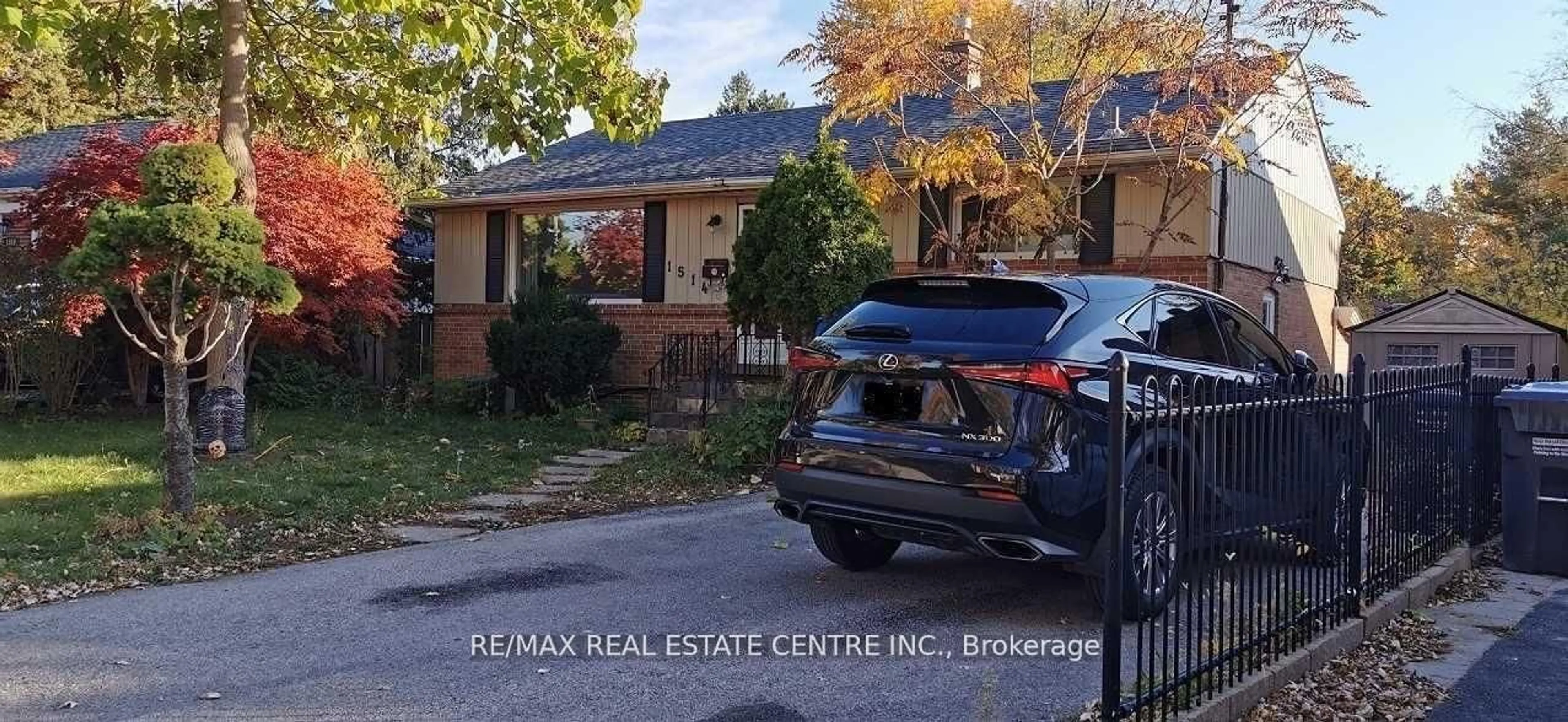 Home with brick exterior material, street for 1514 Drymen Cres, Mississauga Ontario L5G 2P2