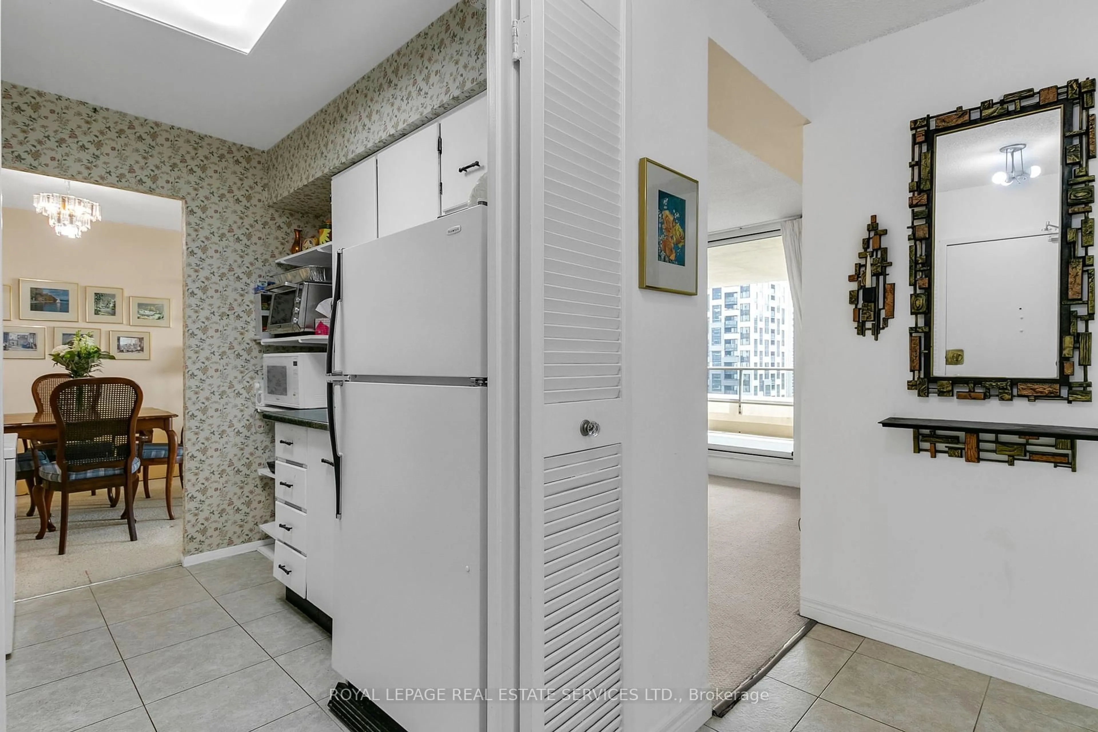 Unknown for 50 Quebec Ave #905, Toronto Ontario M6P 4B4