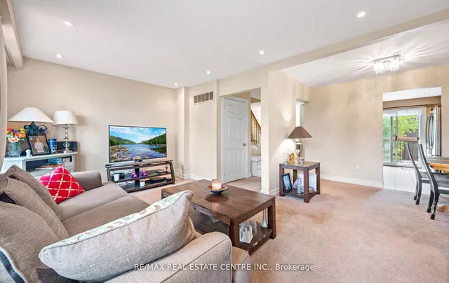 Additional property image - 750 Burnhamthorpe Rd Unit 35