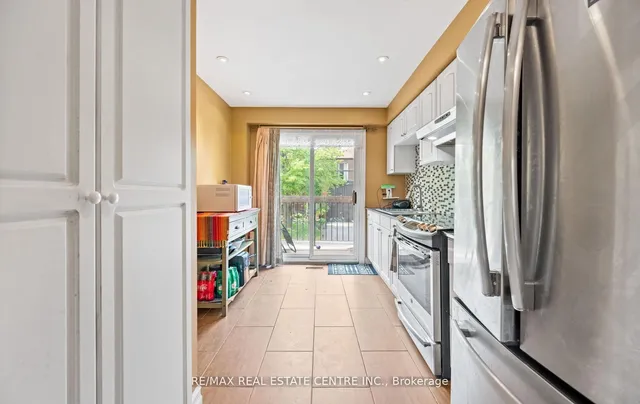 Additional property image - 750 Burnhamthorpe Rd Unit 35