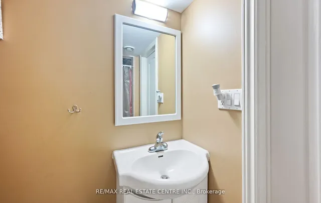 Additional property image - 750 Burnhamthorpe Rd Unit 35