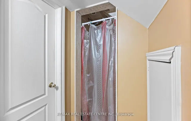 Additional property image - 750 Burnhamthorpe Rd Unit 35