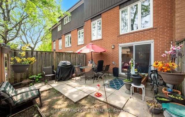 Additional property image - 750 Burnhamthorpe Rd Unit 35