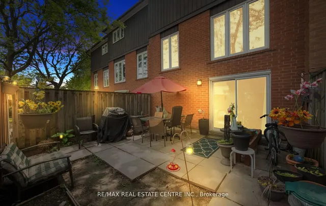 Additional property image - 750 Burnhamthorpe Rd Unit 35