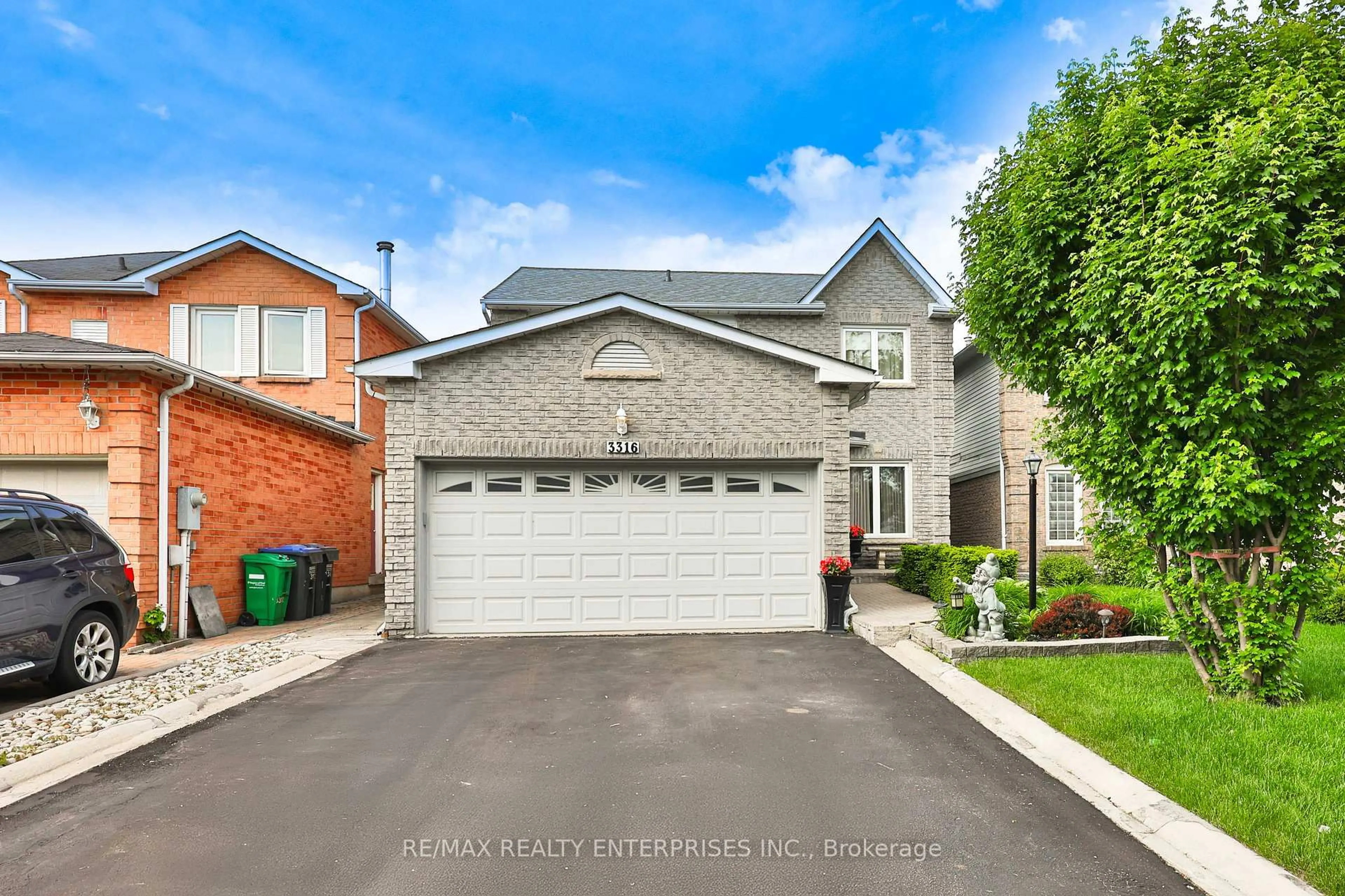 Home with brick exterior material, street for 3316 Flower Patch Crt, Mississauga Ontario L5N 6B2