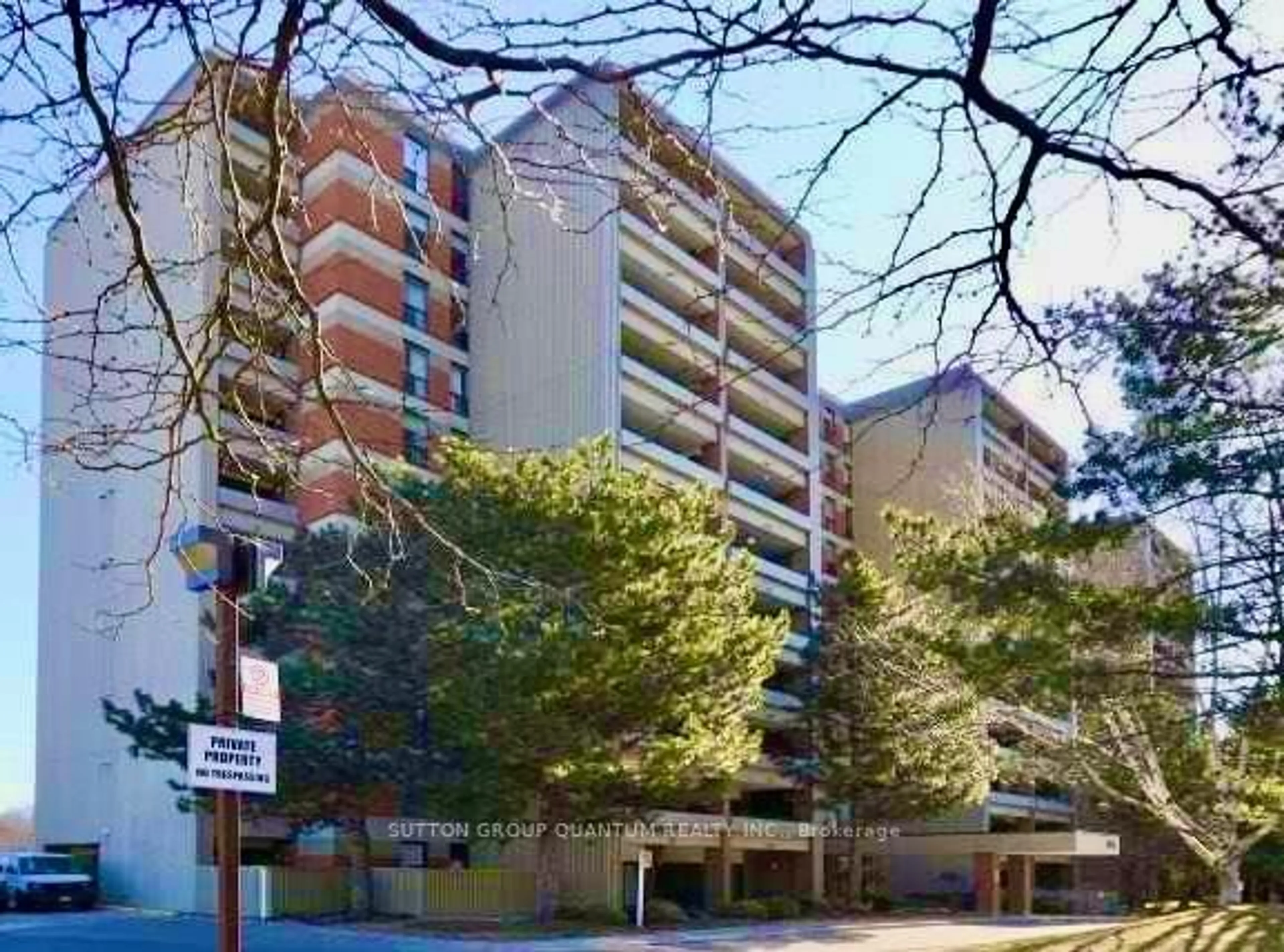 A pic from outside/outdoor area/front of a property/back of a property/a pic from drone, street for 965 Inverhouse Dr #211, Mississauga Ontario L5J 4B4