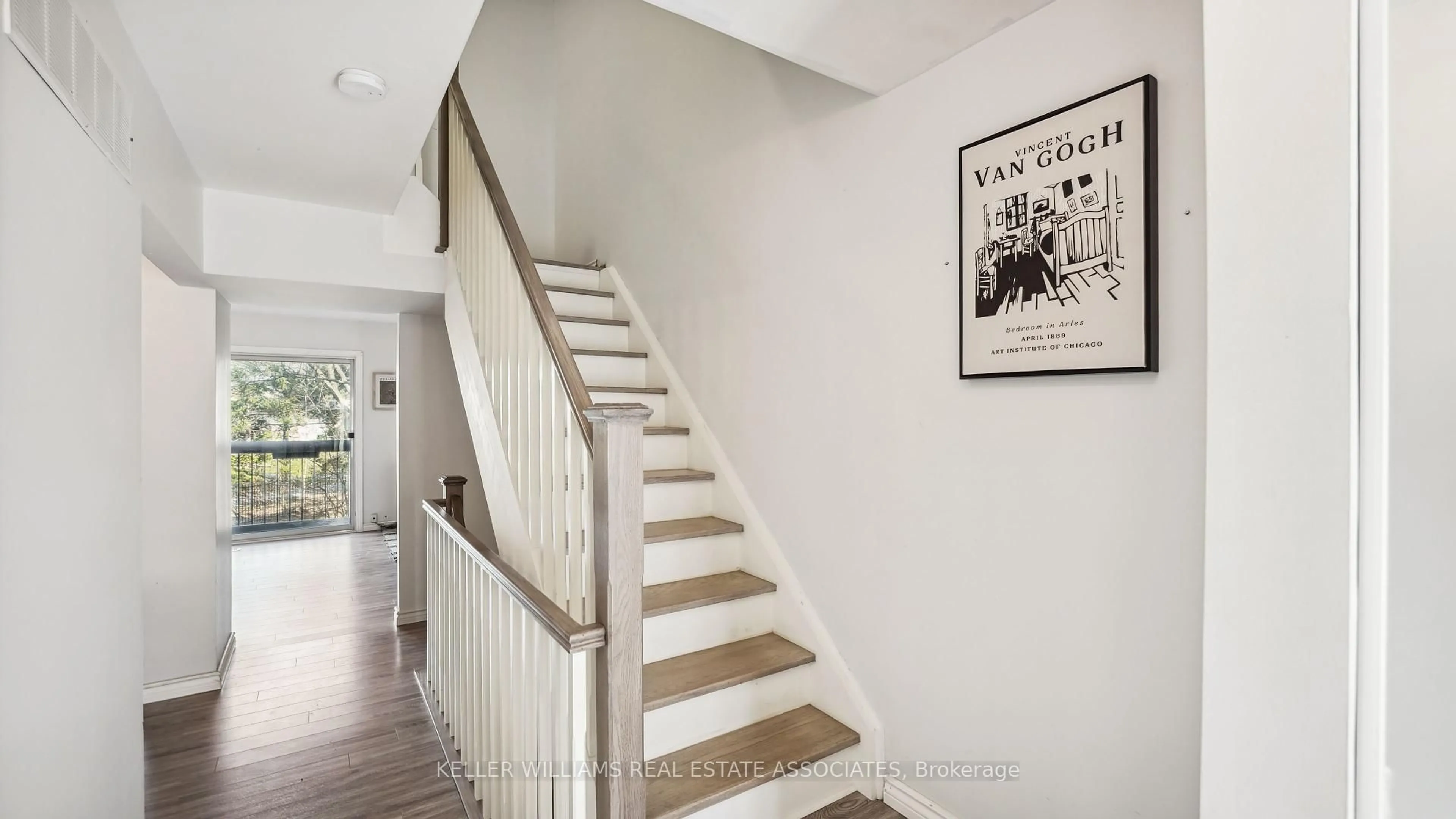 Stairs for 6855 Glen Erin Dr #20, Mississauga Ontario L5N 1P6