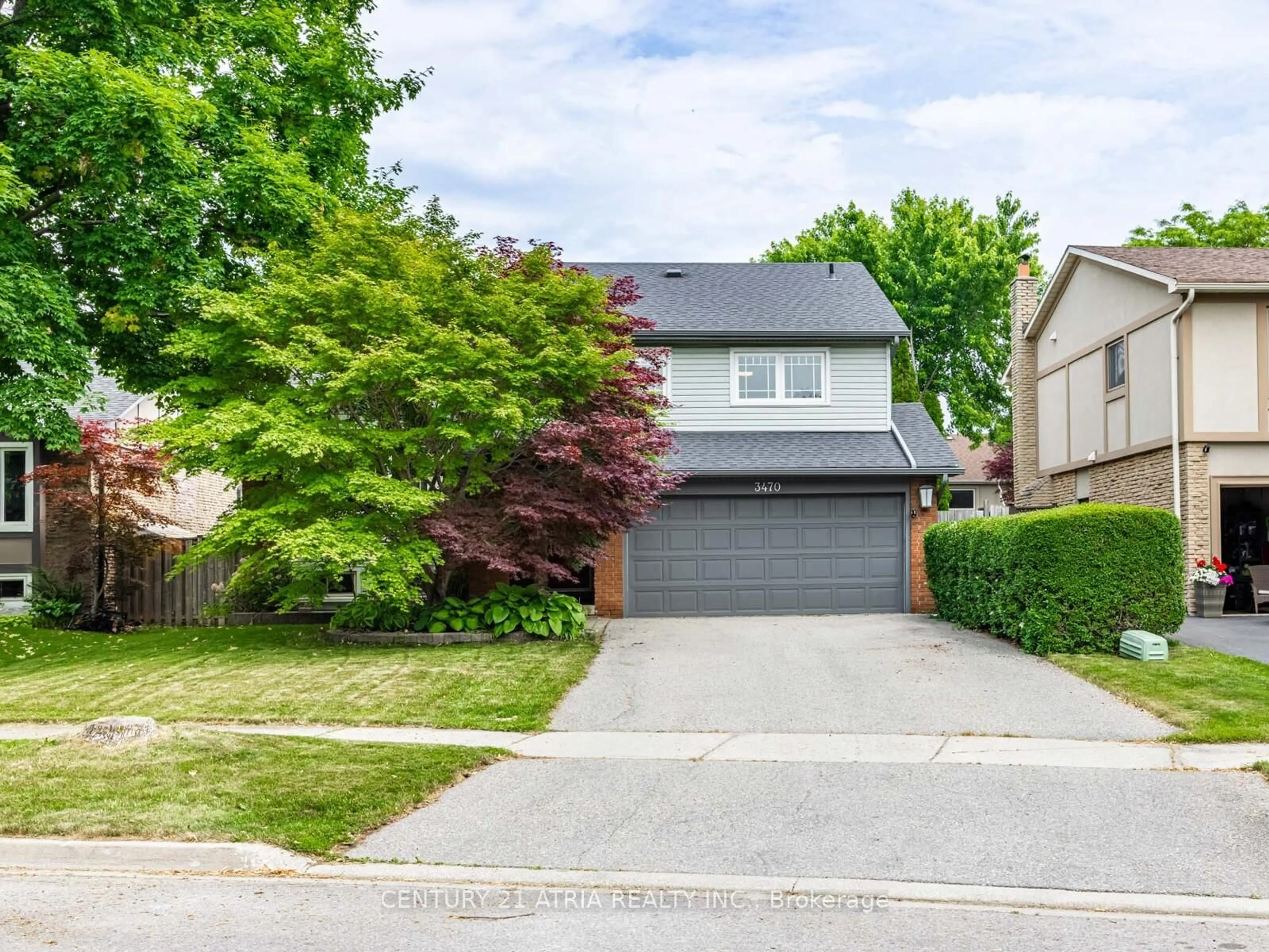 Home with vinyl exterior material, street for 3470 Pitch Pine Cres, Mississauga Ontario L5L 1P8