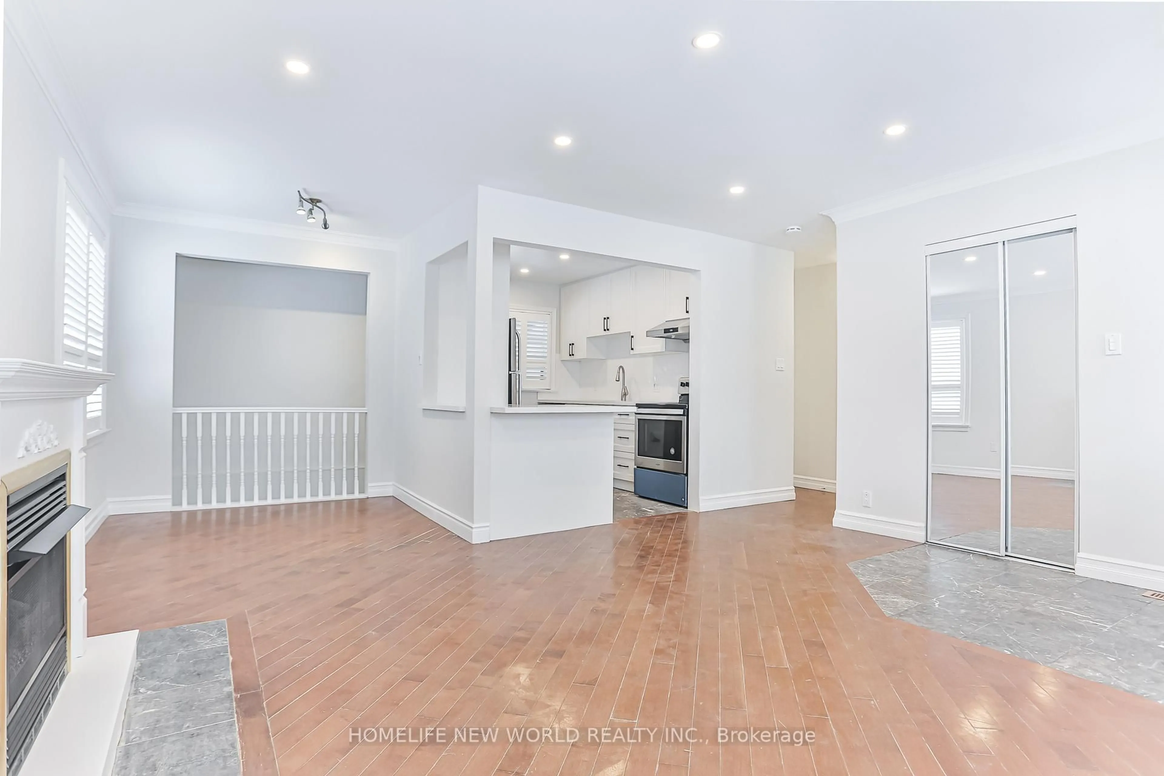 Open concept kitchen, unknown for 3 Erlesmere Ave, Brampton Ontario L6W 2T4