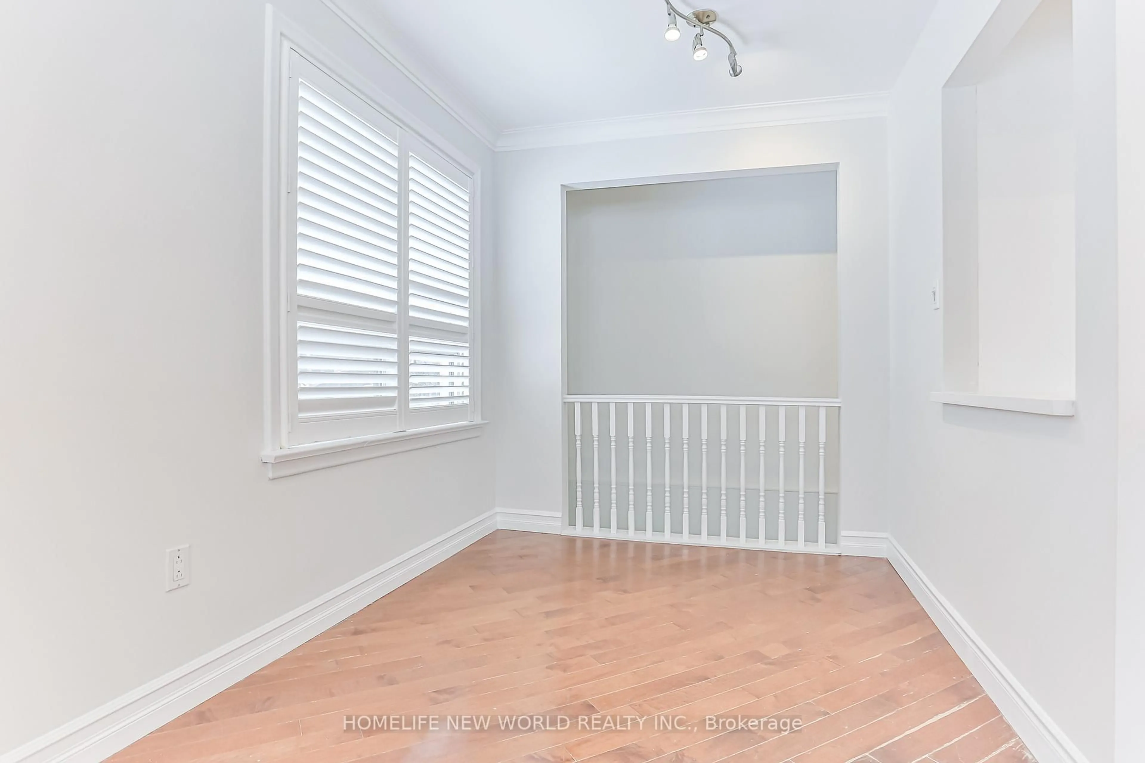 A pic of a room for 3 Erlesmere Ave, Brampton Ontario L6W 2T4