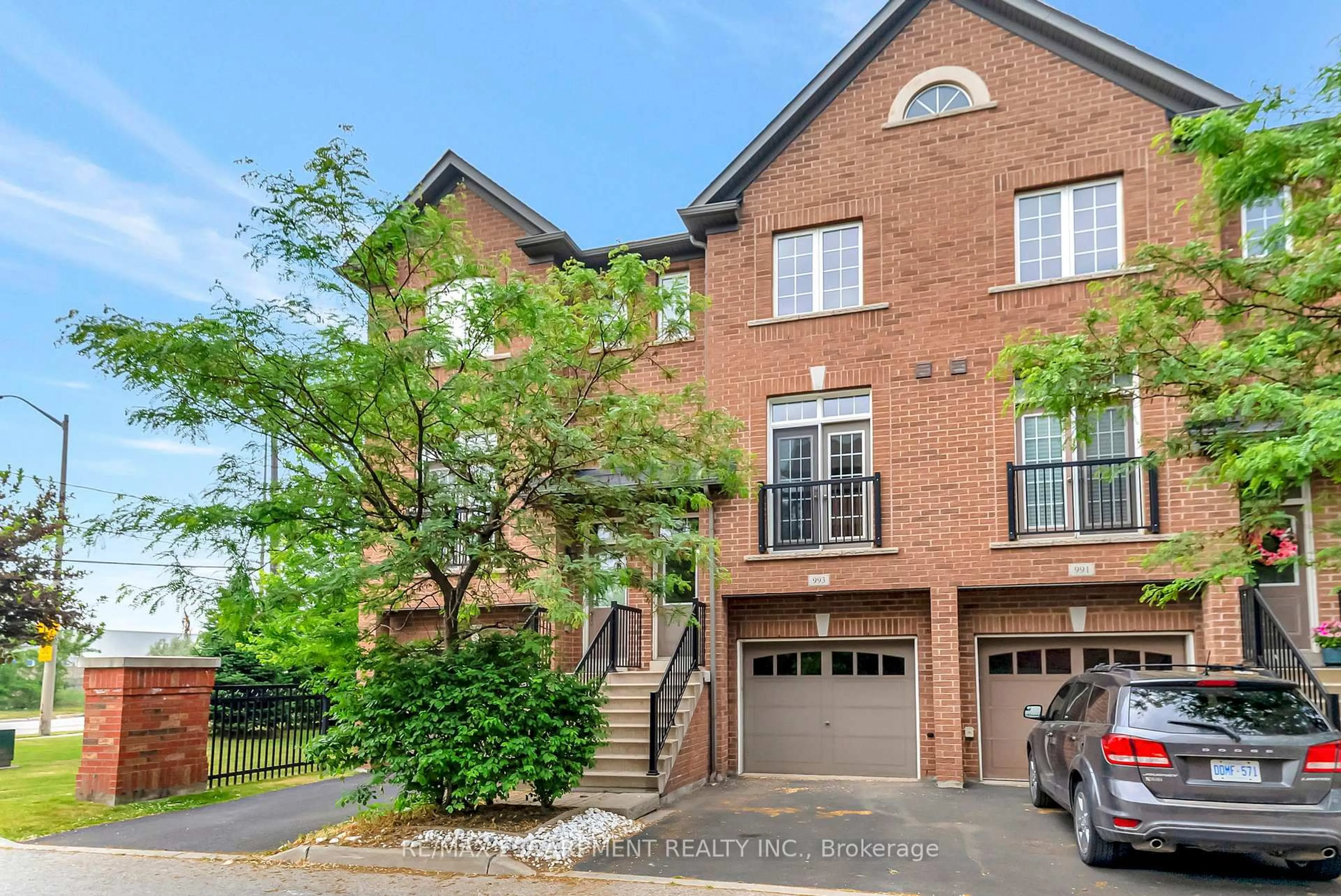 Home with brick exterior material, street for 993 REIMER Common, Burlington Ontario L7R 3T3