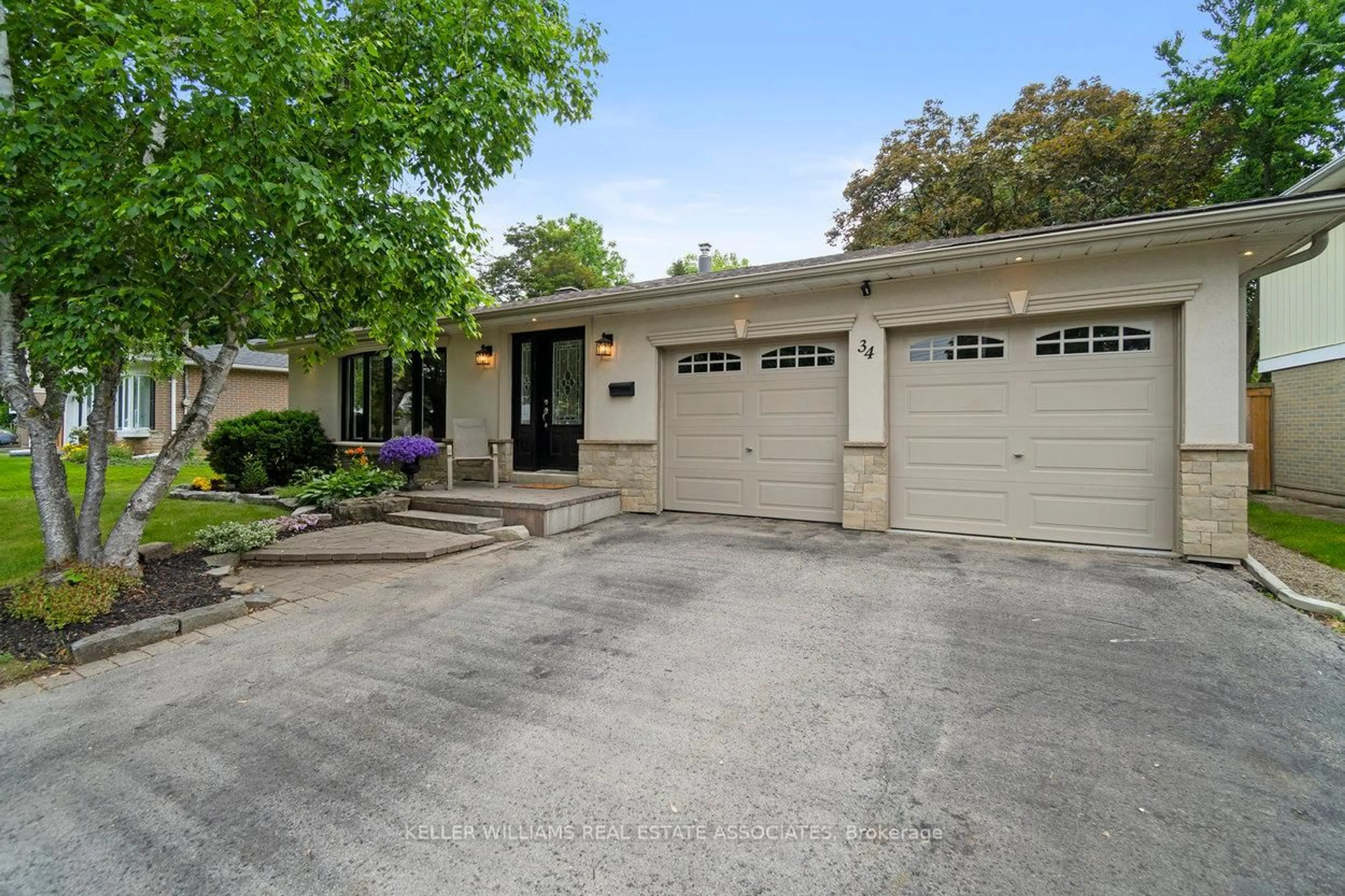 Unknown for 34 Irwin Cres, Halton Hills Ontario L7G 1G1