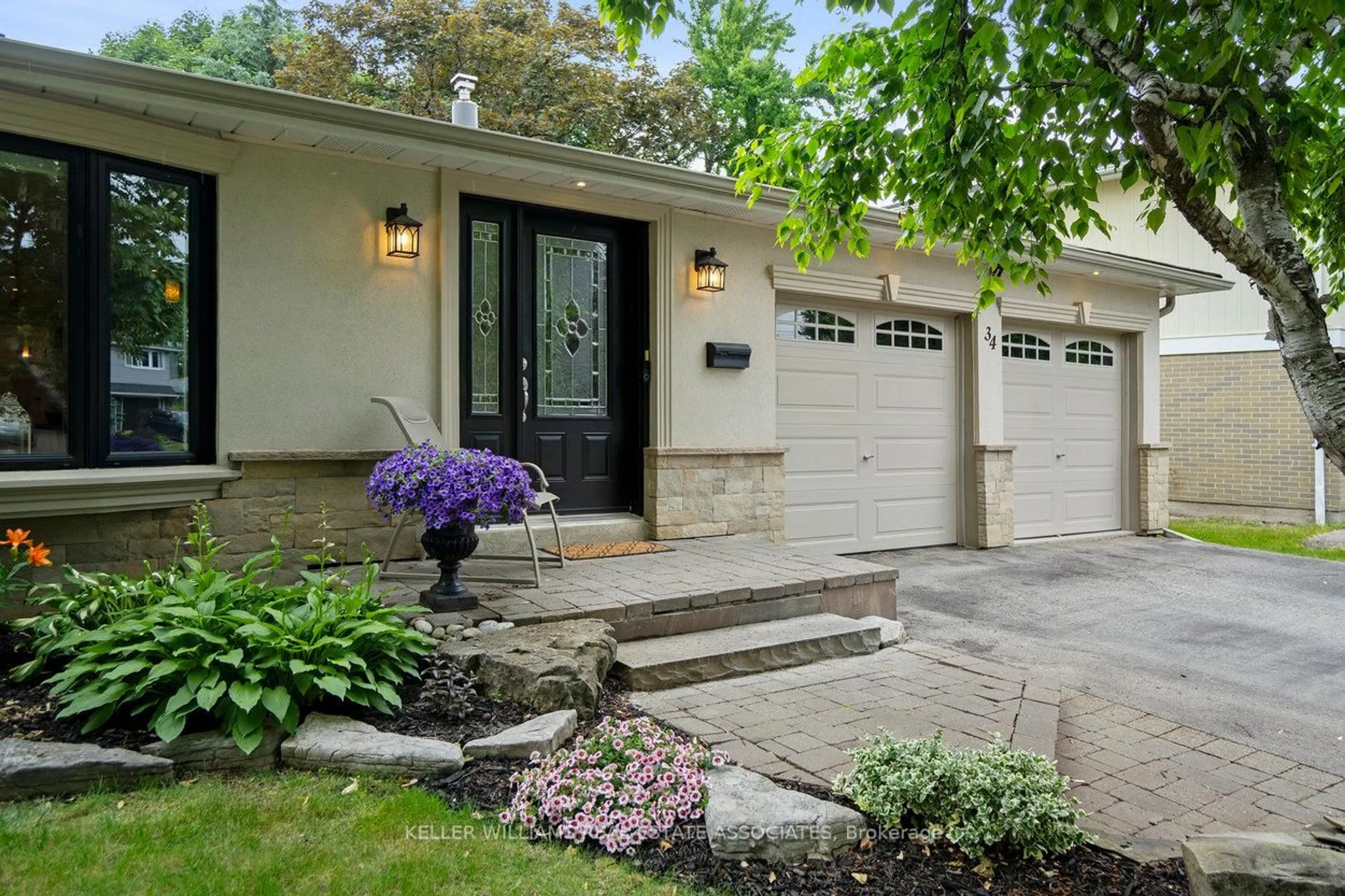 Home with brick exterior material, street for 34 Irwin Cres, Halton Hills Ontario L7G 1G1