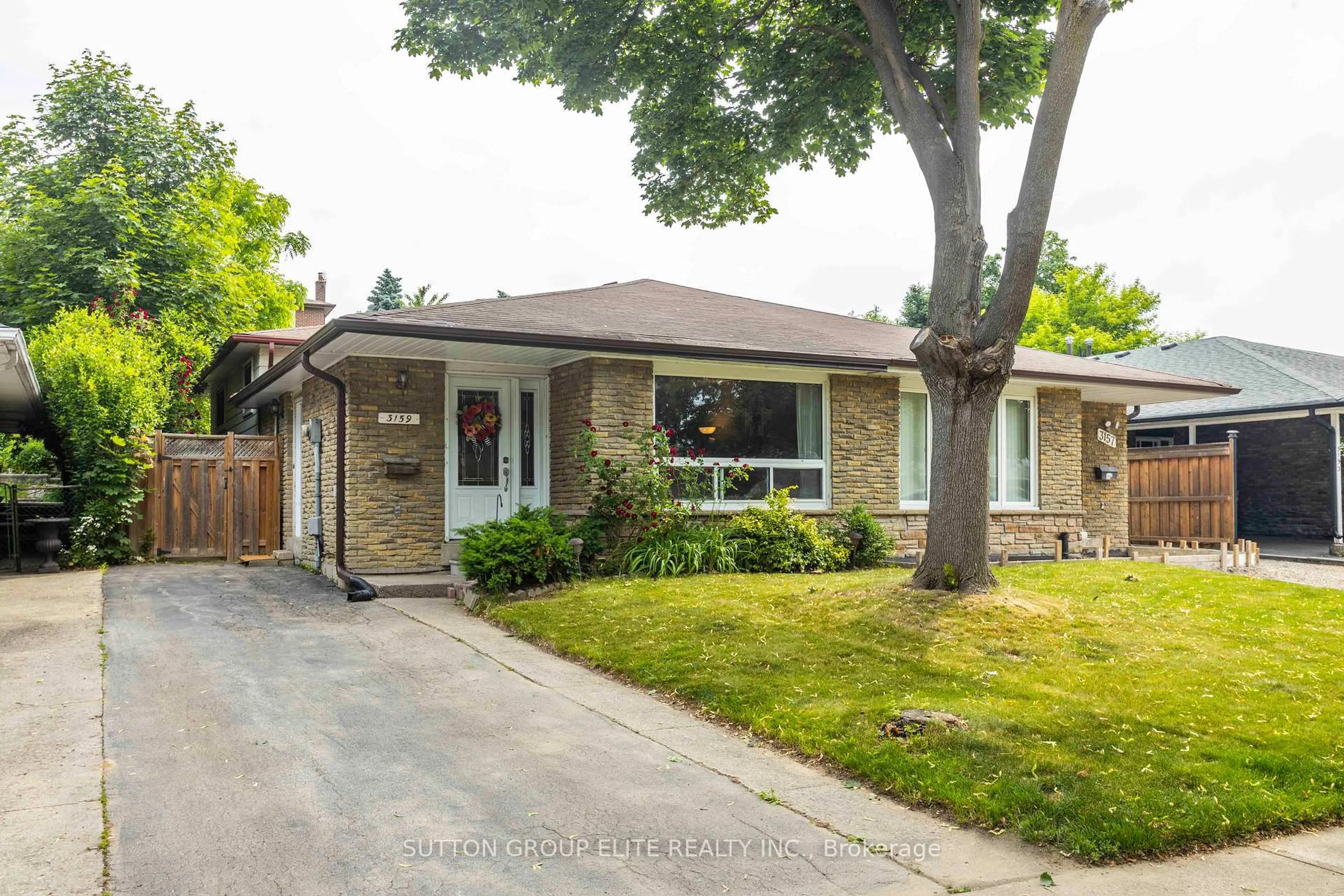 Home with brick exterior material, street for 3159 Corrigan Dr, Mississauga Ontario L4Y 3C5