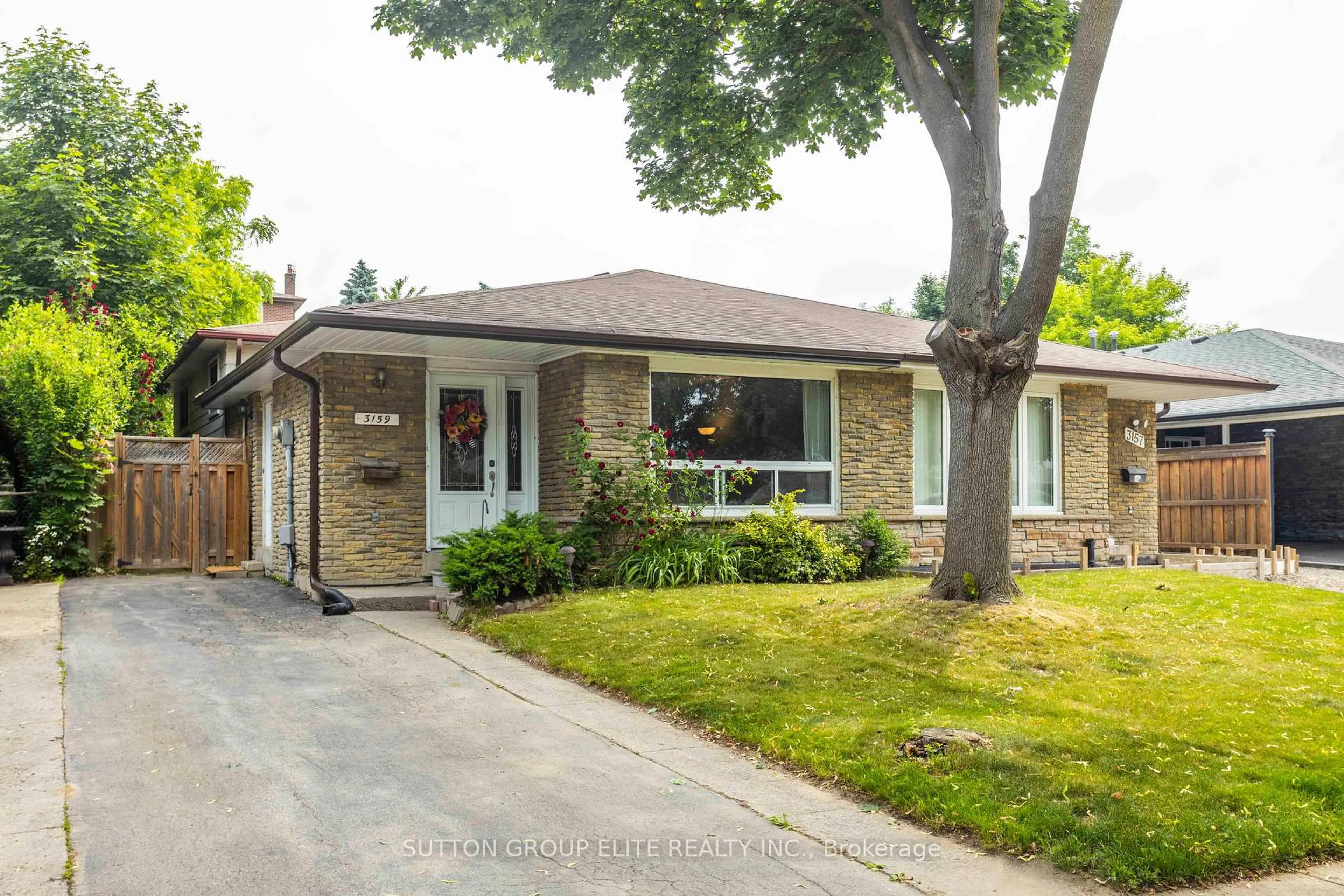 Home with brick exterior material, street for 3159 Corrigan Dr, Mississauga Ontario L4Y 3C5