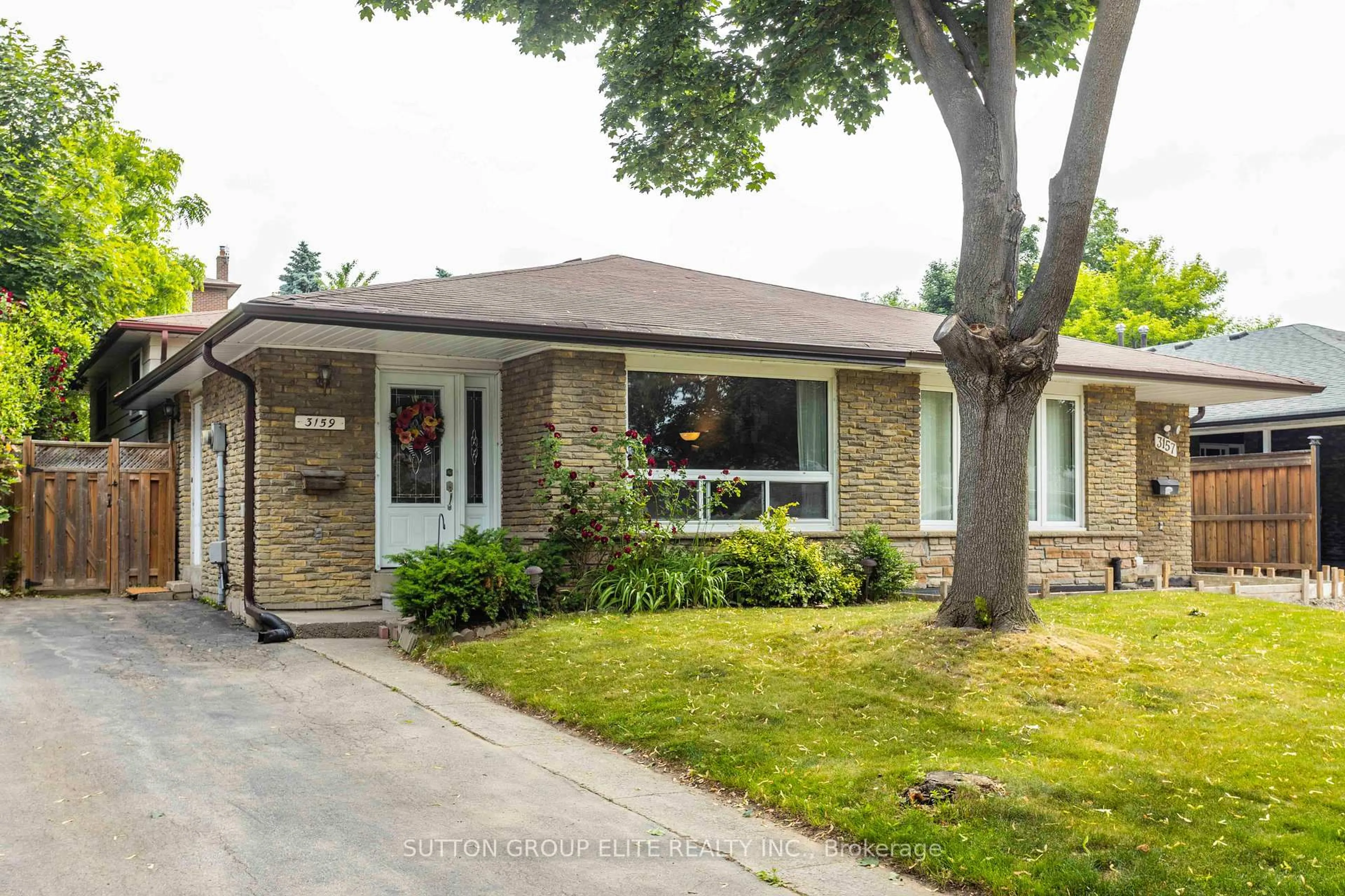 Home with brick exterior material, street for 3159 Corrigan Dr, Mississauga Ontario L4Y 3C5