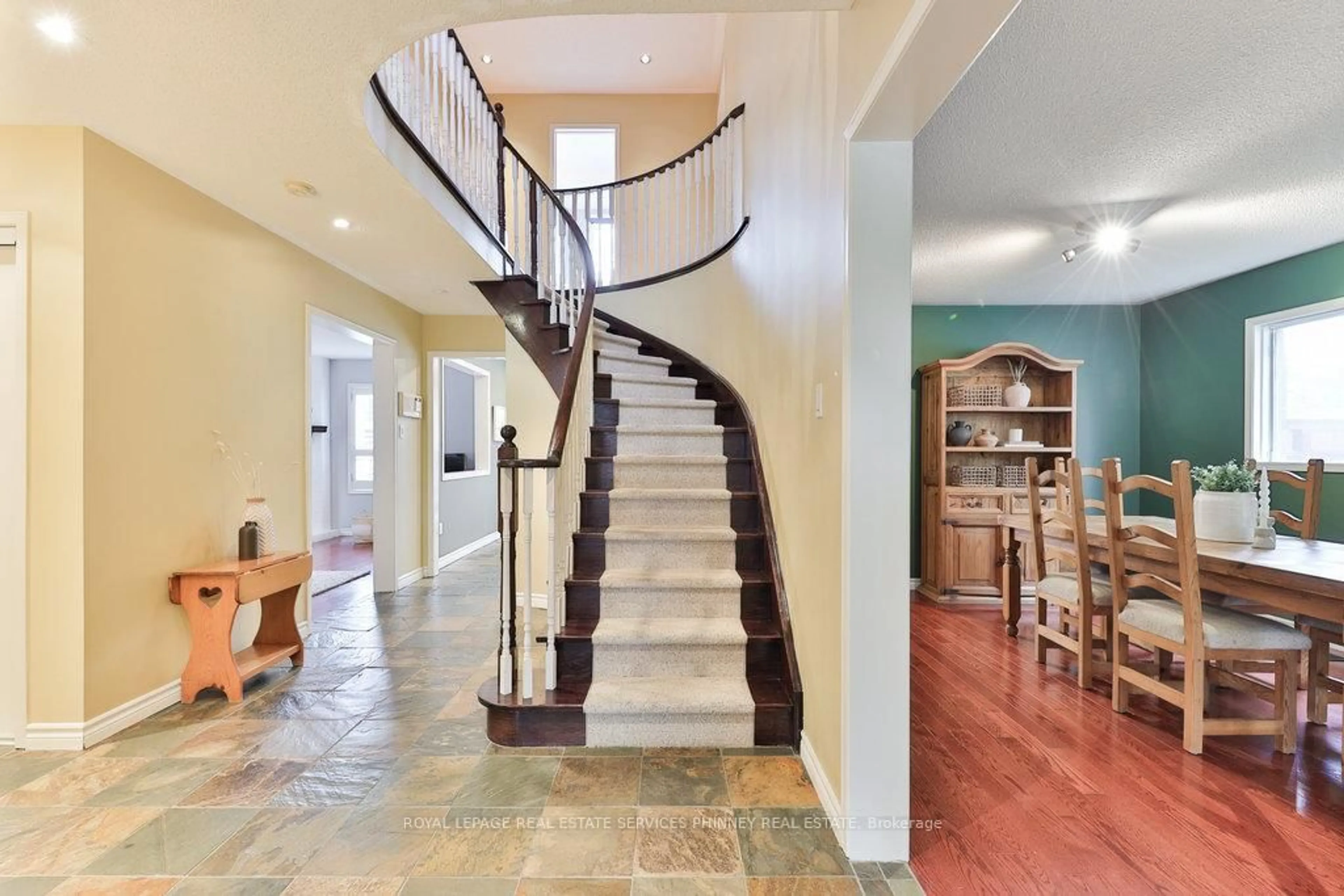 Unknown for 1497 Estes Cres, Mississauga Ontario L5V 1M4