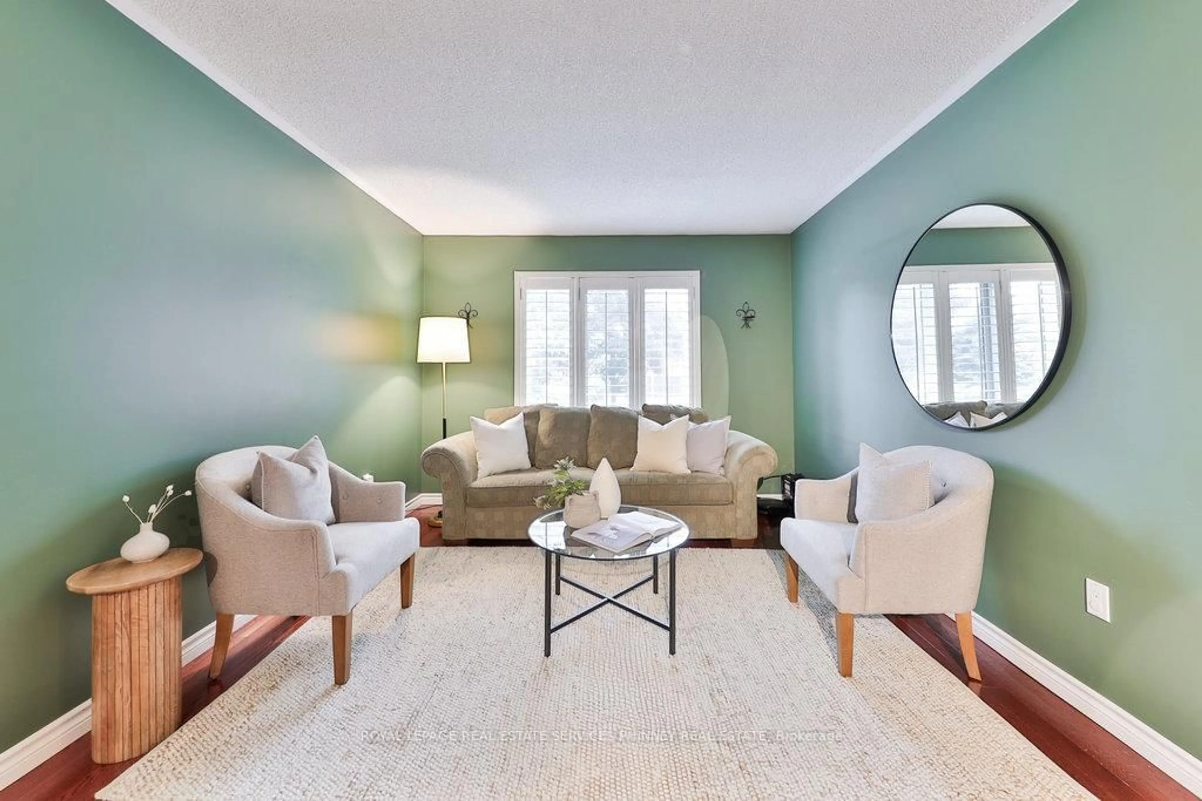 Living room with furniture, unknown for 1497 Estes Cres, Mississauga Ontario L5V 1M4