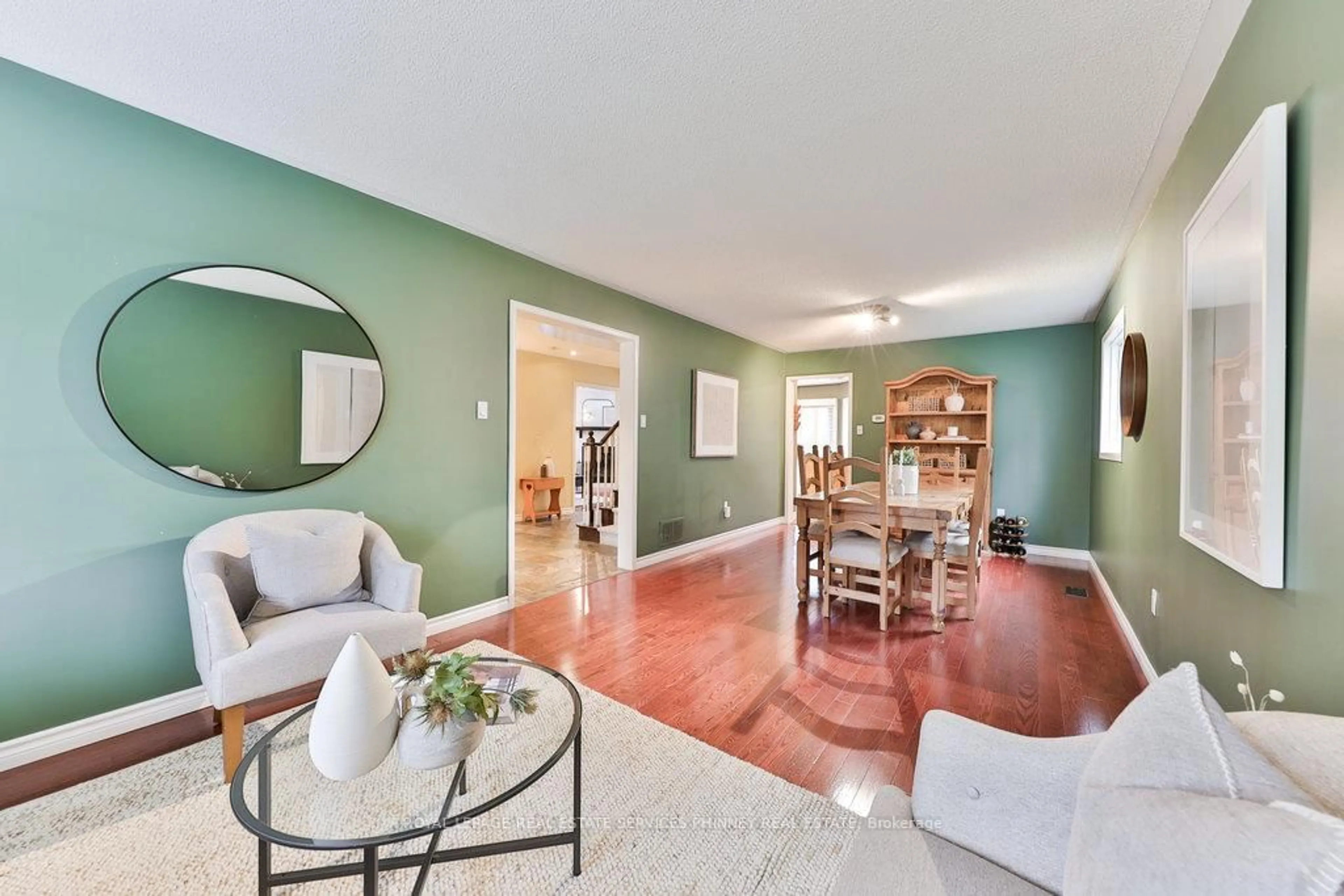 Living room with furniture, unknown for 1497 Estes Cres, Mississauga Ontario L5V 1M4