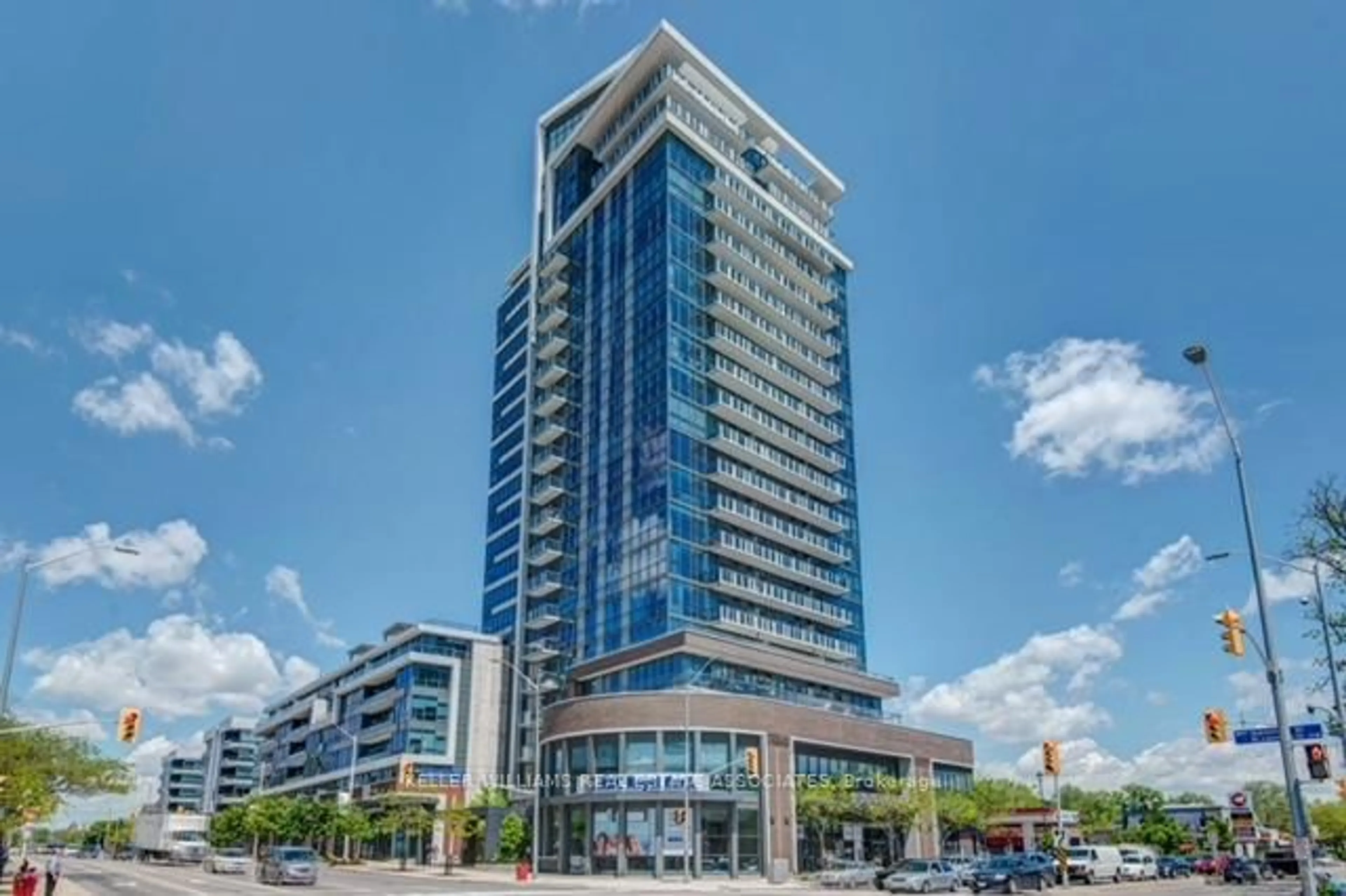 Indoor foyer for 1 Hurontario St #609, Mississauga Ontario L5G 0A3