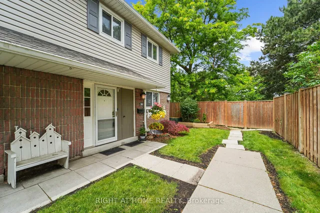 Primary image of 30 Village Crt