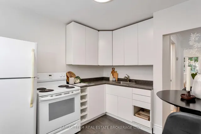 Additional image 36 of 30 Mould Ave