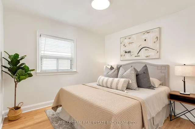 Additional image 31 of 30 Mould Ave