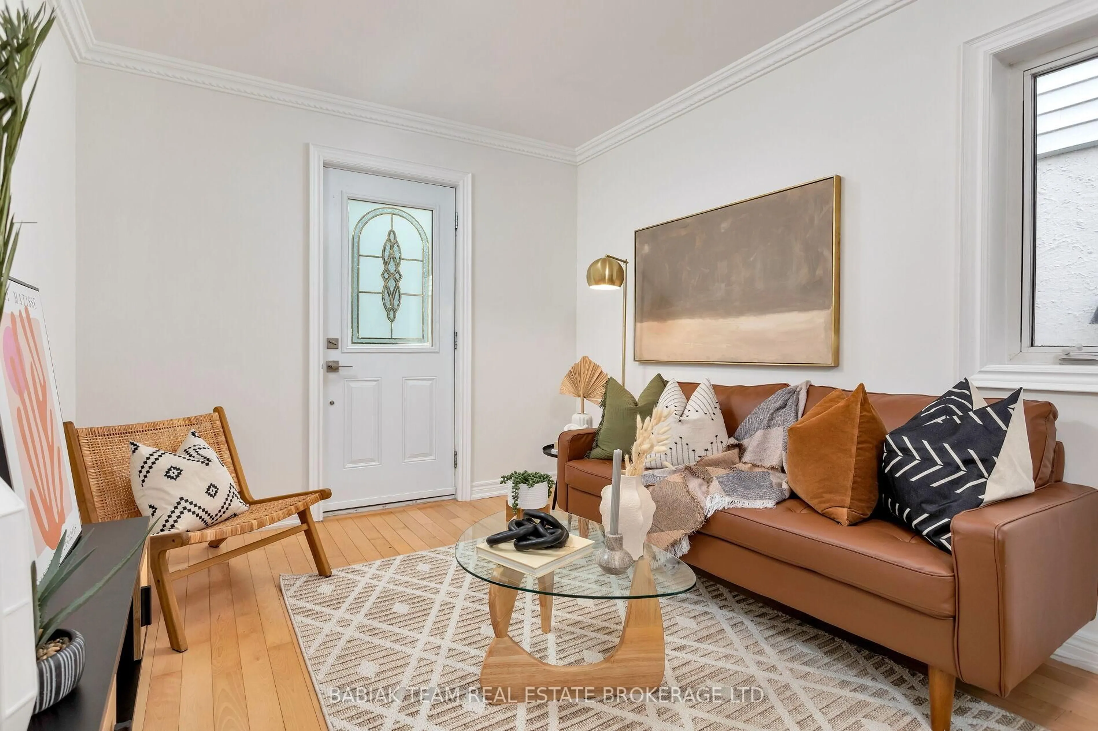 Living room with furniture, unknown for 30 Mould Ave, Toronto Ontario M6N 3Z9