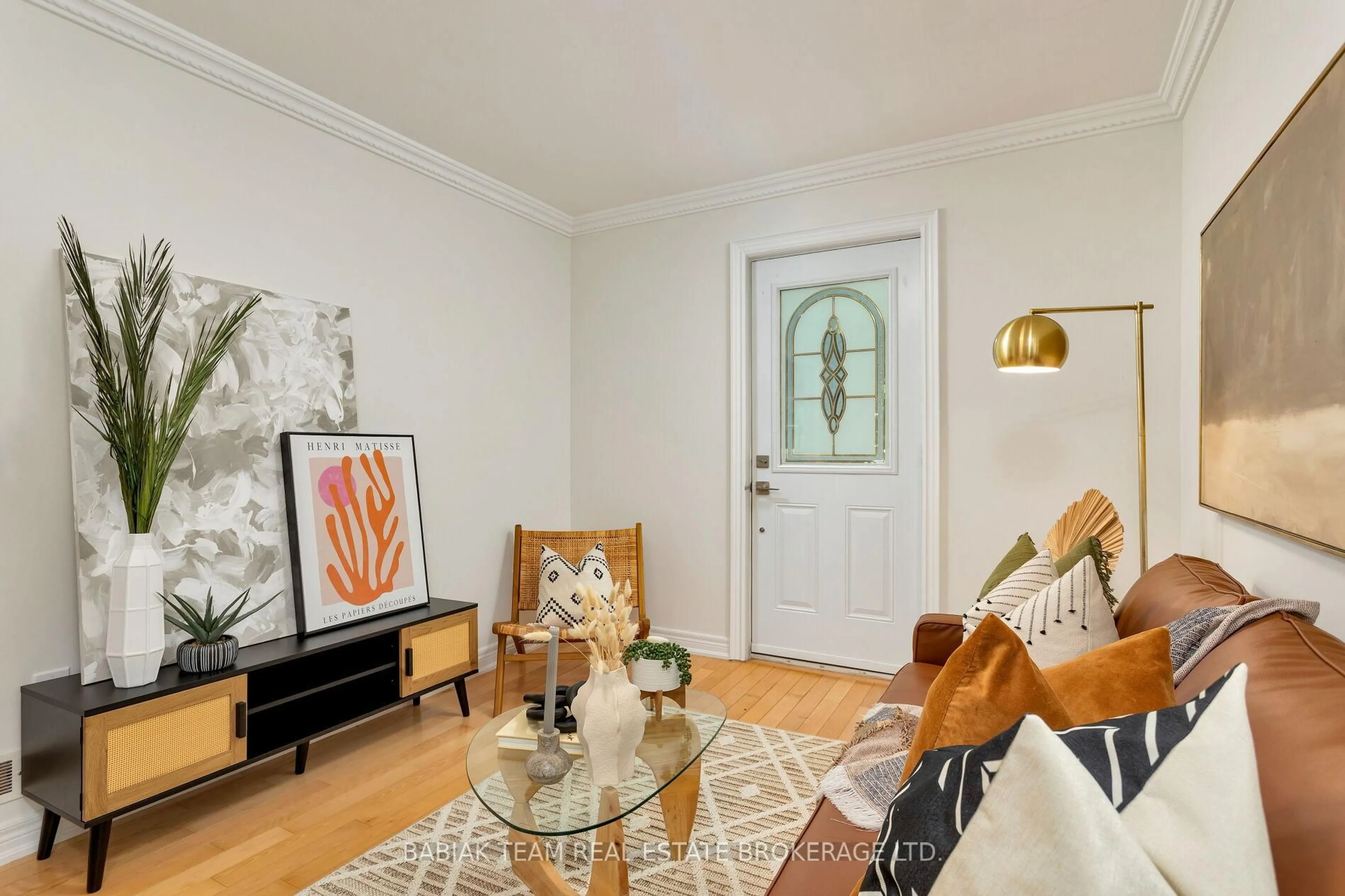 Living room with furniture, unknown for 30 Mould Ave, Toronto Ontario M6N 3Z9