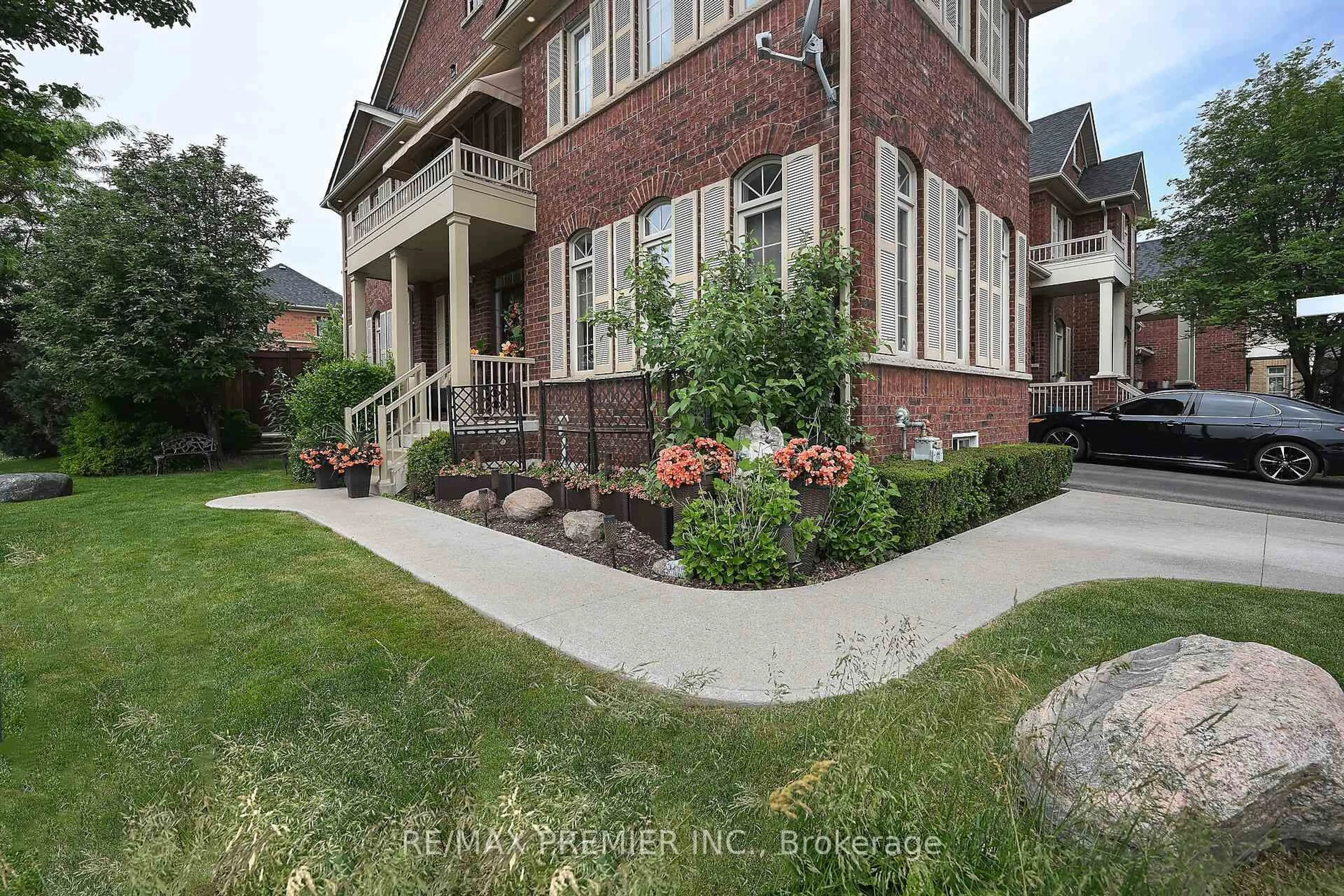Home with brick exterior material, street for 596 Holland Hts, Milton Ontario L9T 0W1