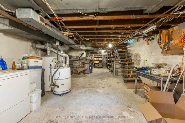 Primary image of 27 Hook Ave