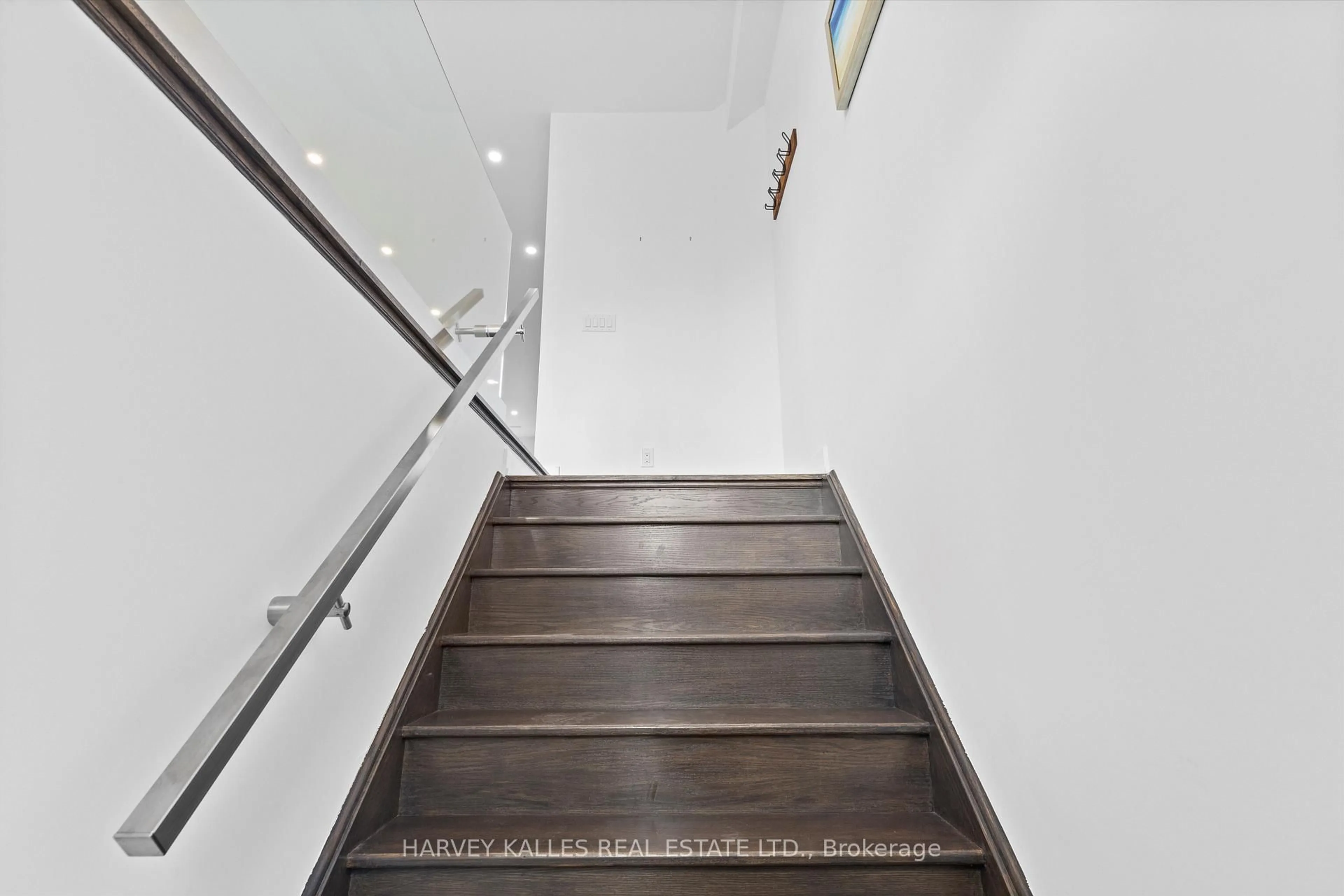 Stairs for 609A Harvie Ave, Toronto Ontario M6E 4M3