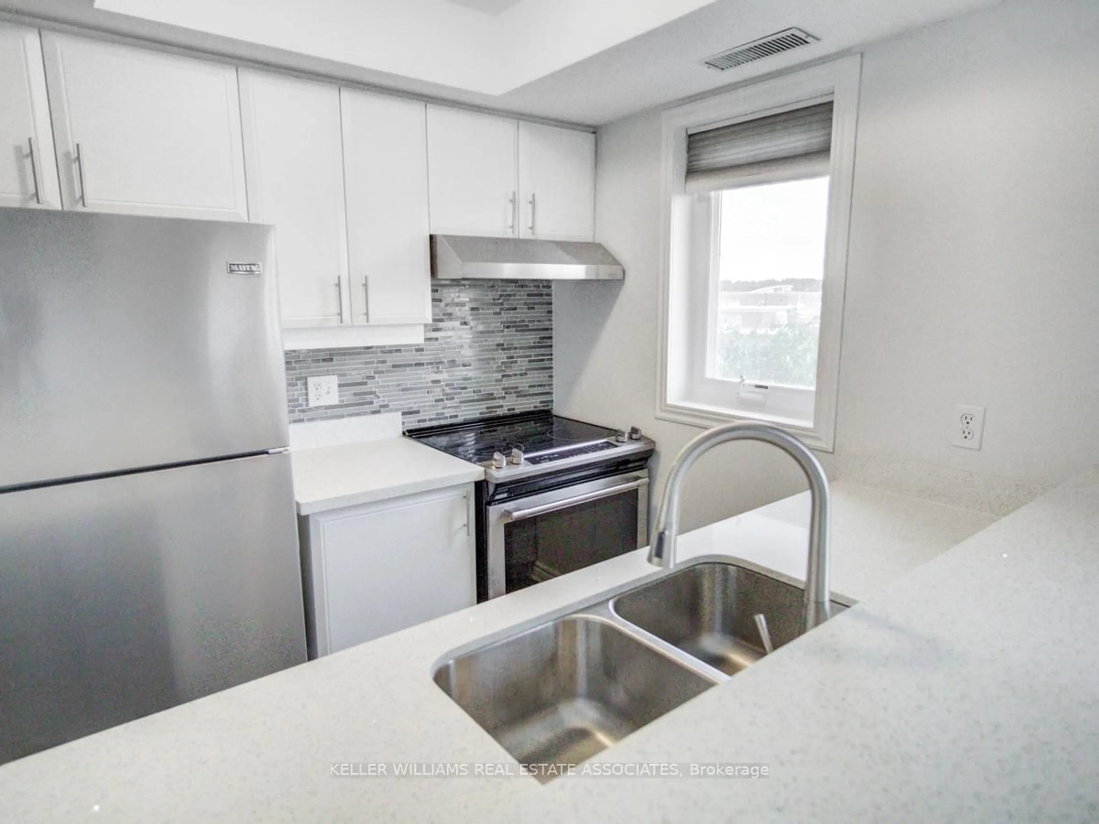 Standard kitchen, unknown for 119 Bristol Rd #42, Mississauga Ontario L4Z 3P7