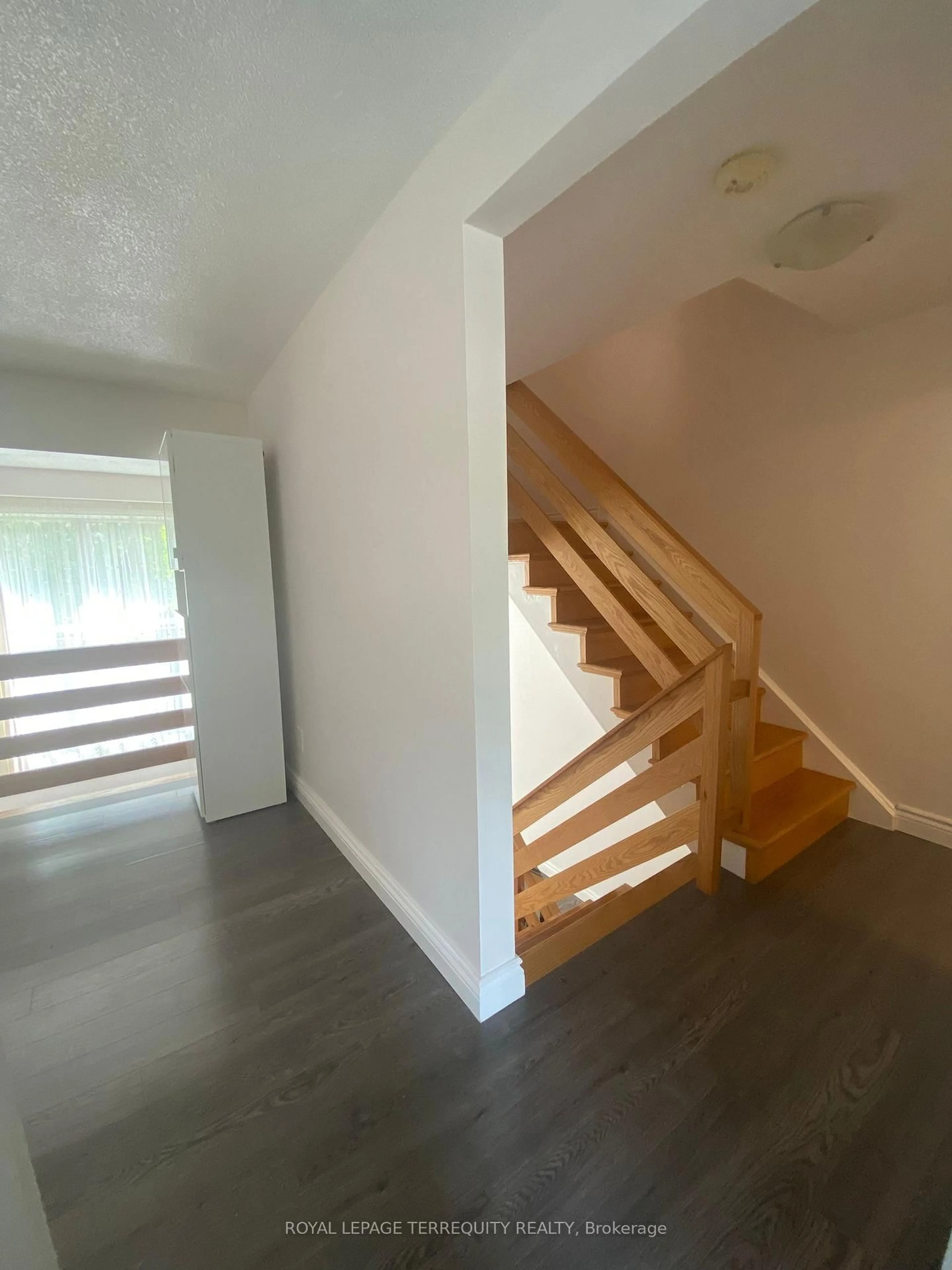 Unknown for 431 Mill Rd #8, Toronto Ontario M9C 1Z2