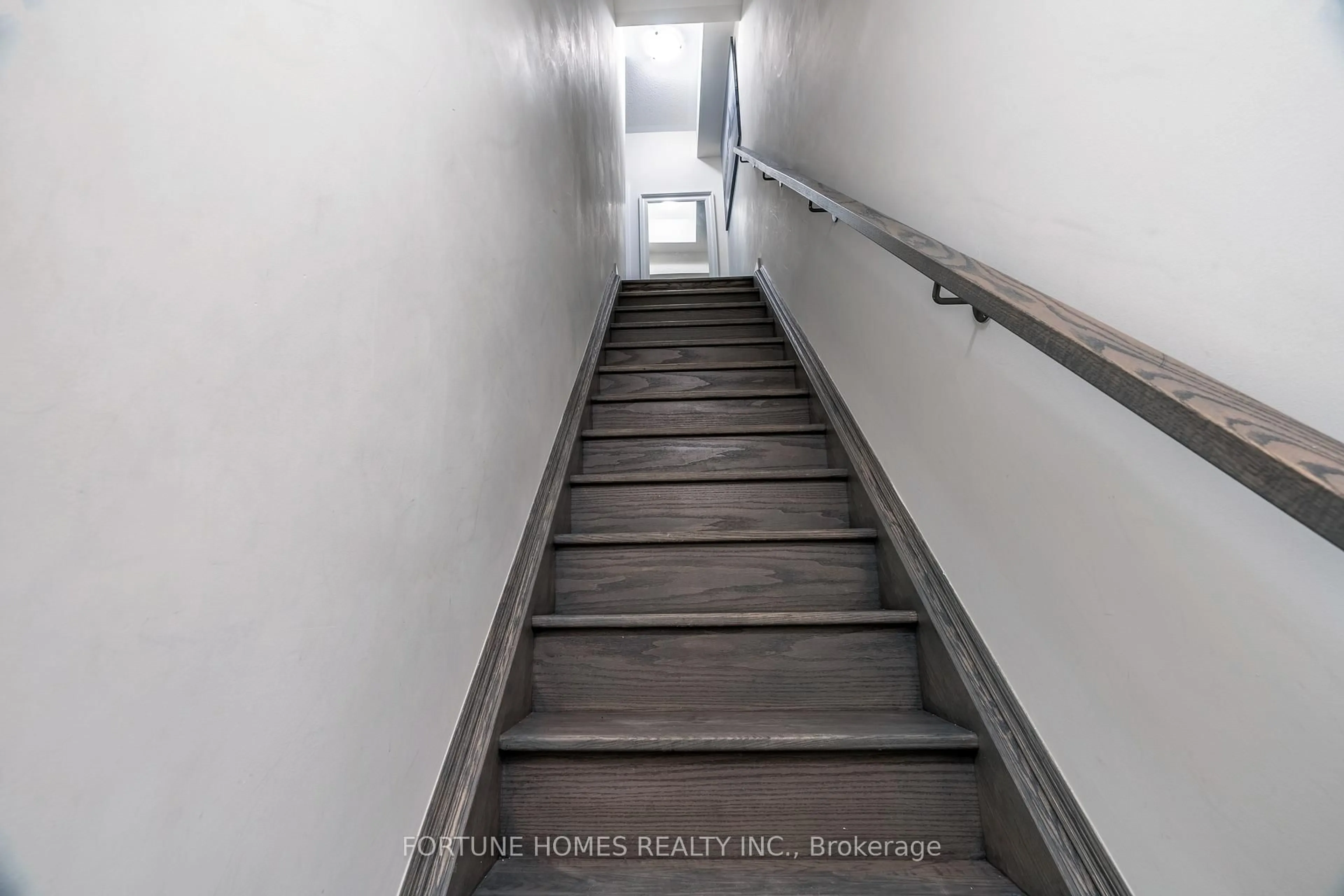 Stairs for 39 John Perkins Bull Dr #20, Toronto Ontario M3K 0C3