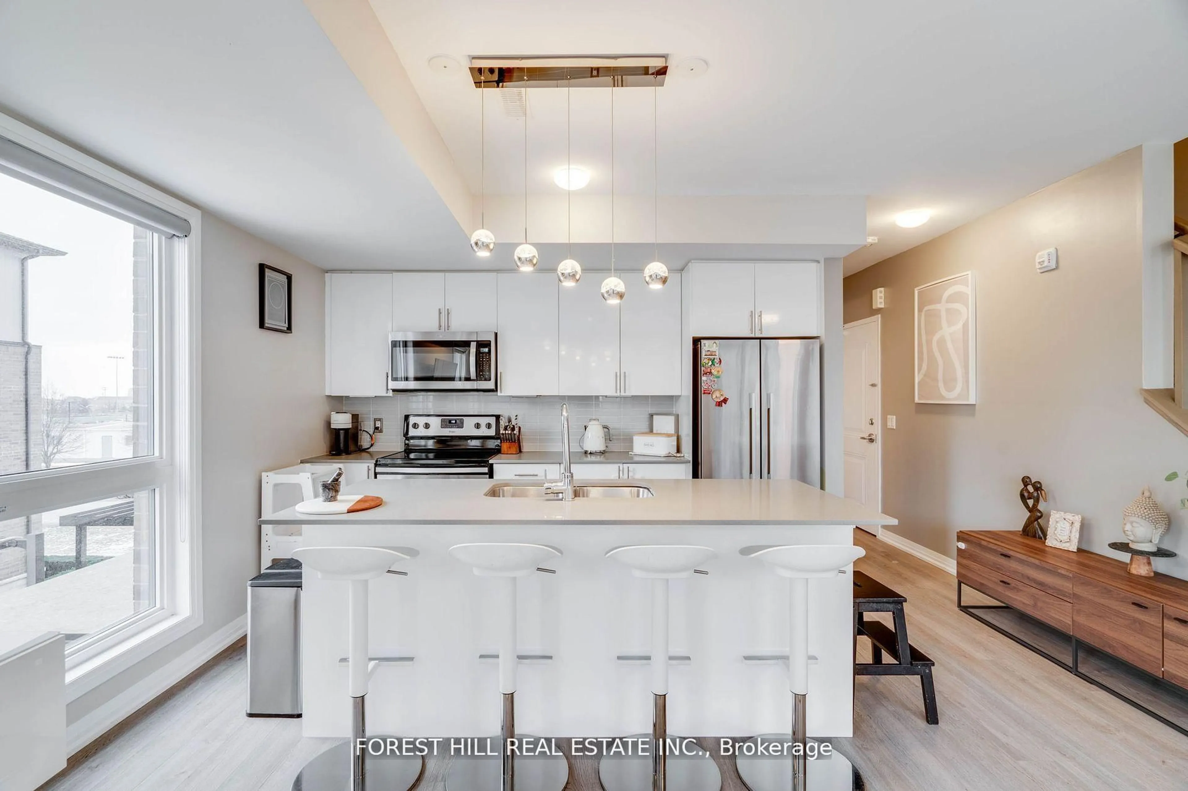 Open concept kitchen, ceramic/tile floor for 1210 Main St #208, Milton Ontario L9T 9K8