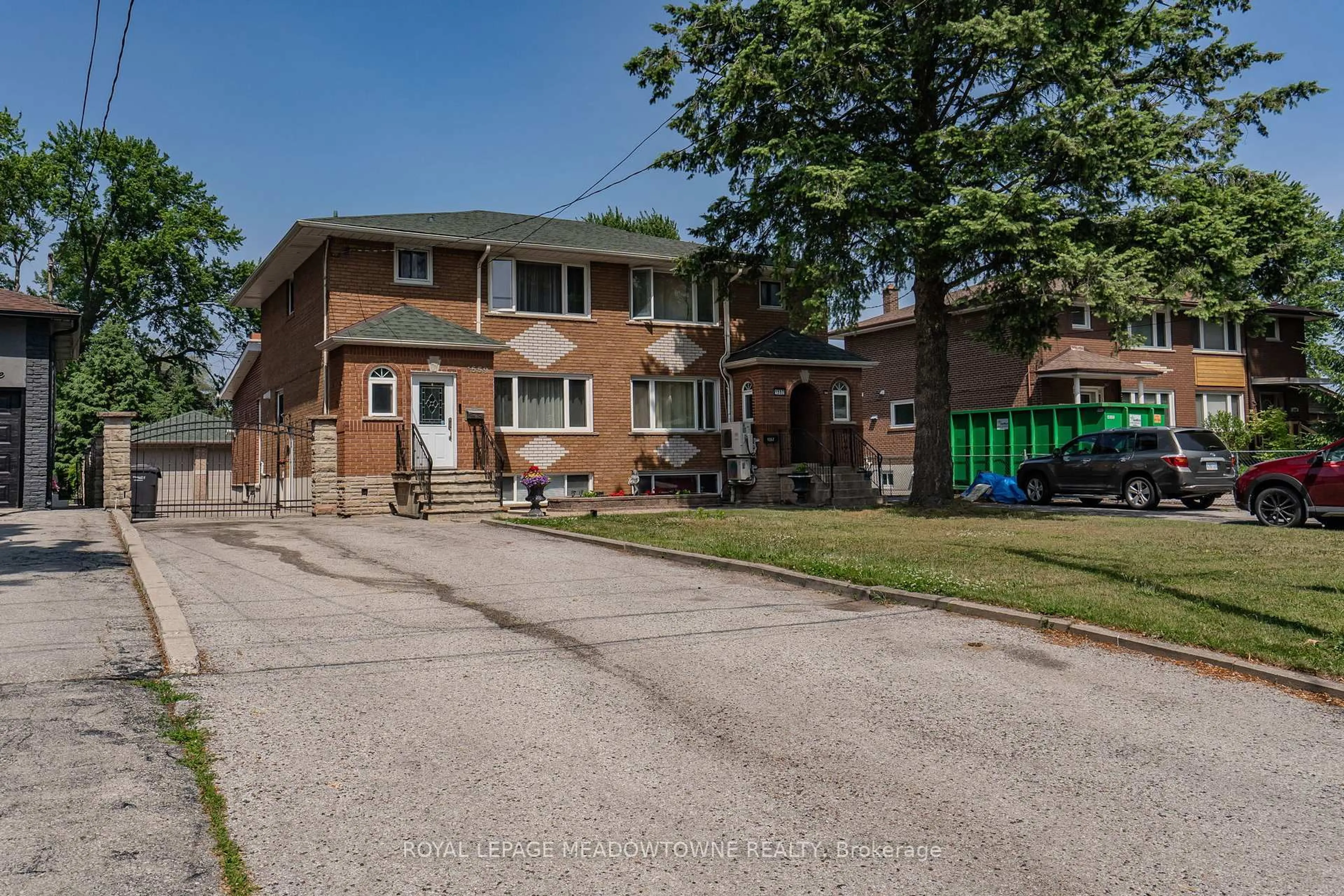 Home with brick exterior material, street for 1559 Northmount Ave, Mississauga Ontario L5E 1Y9