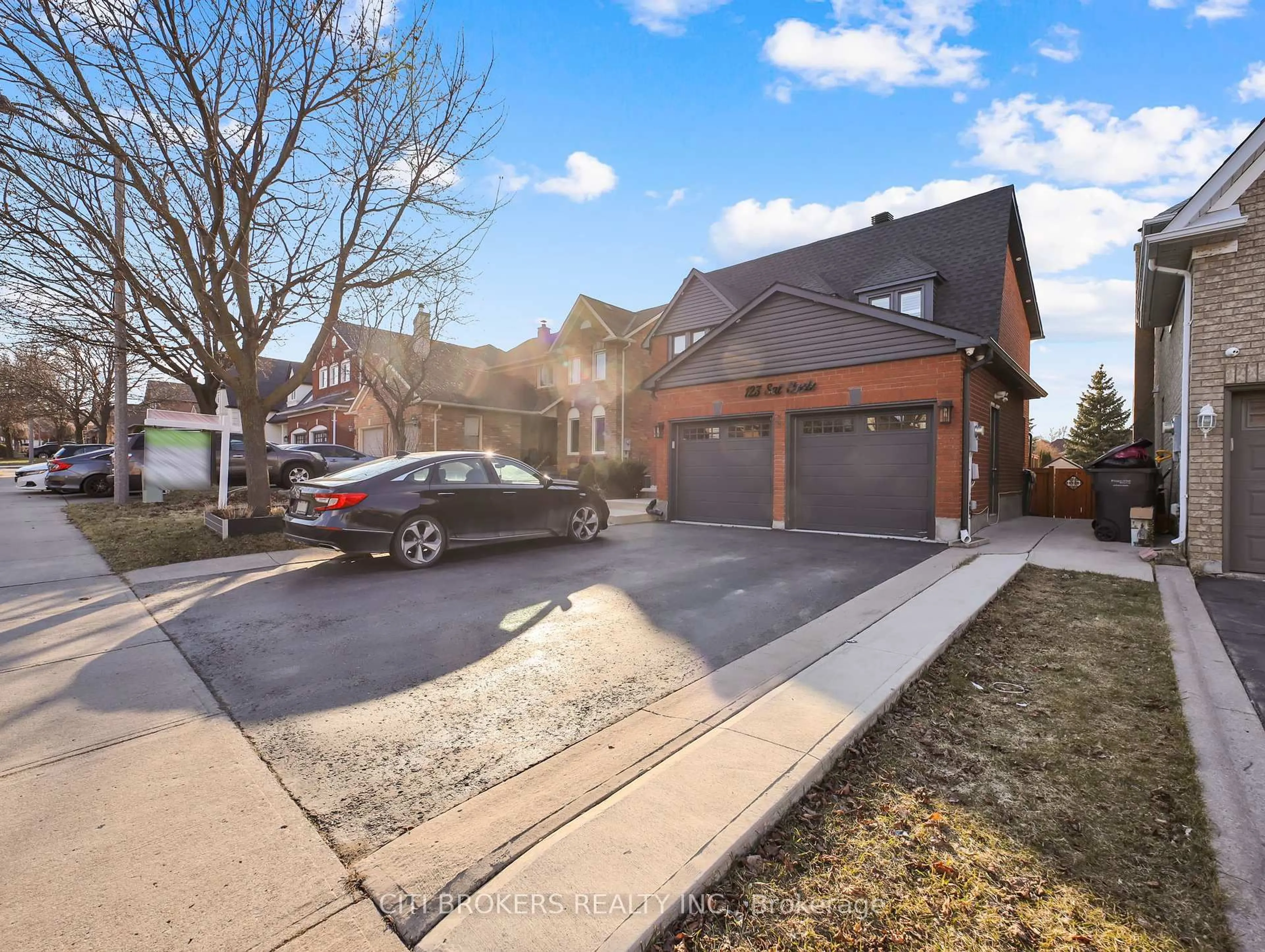 Unknown for 123 Sal Circ, Brampton Ontario L6R 1H5