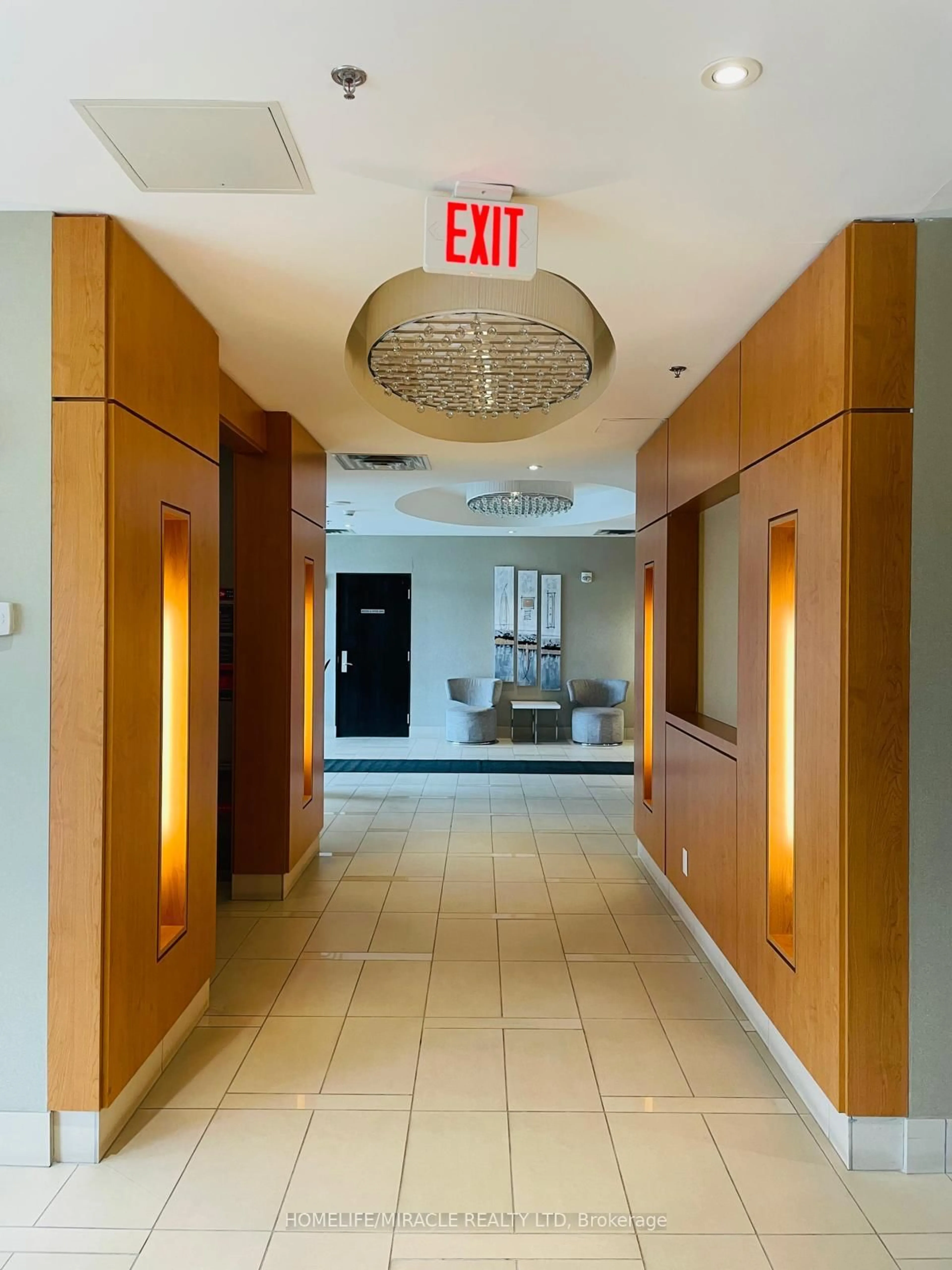 Indoor foyer for 840 Queen's Plate Dr #1512, Toronto Ontario M9W 6Z3