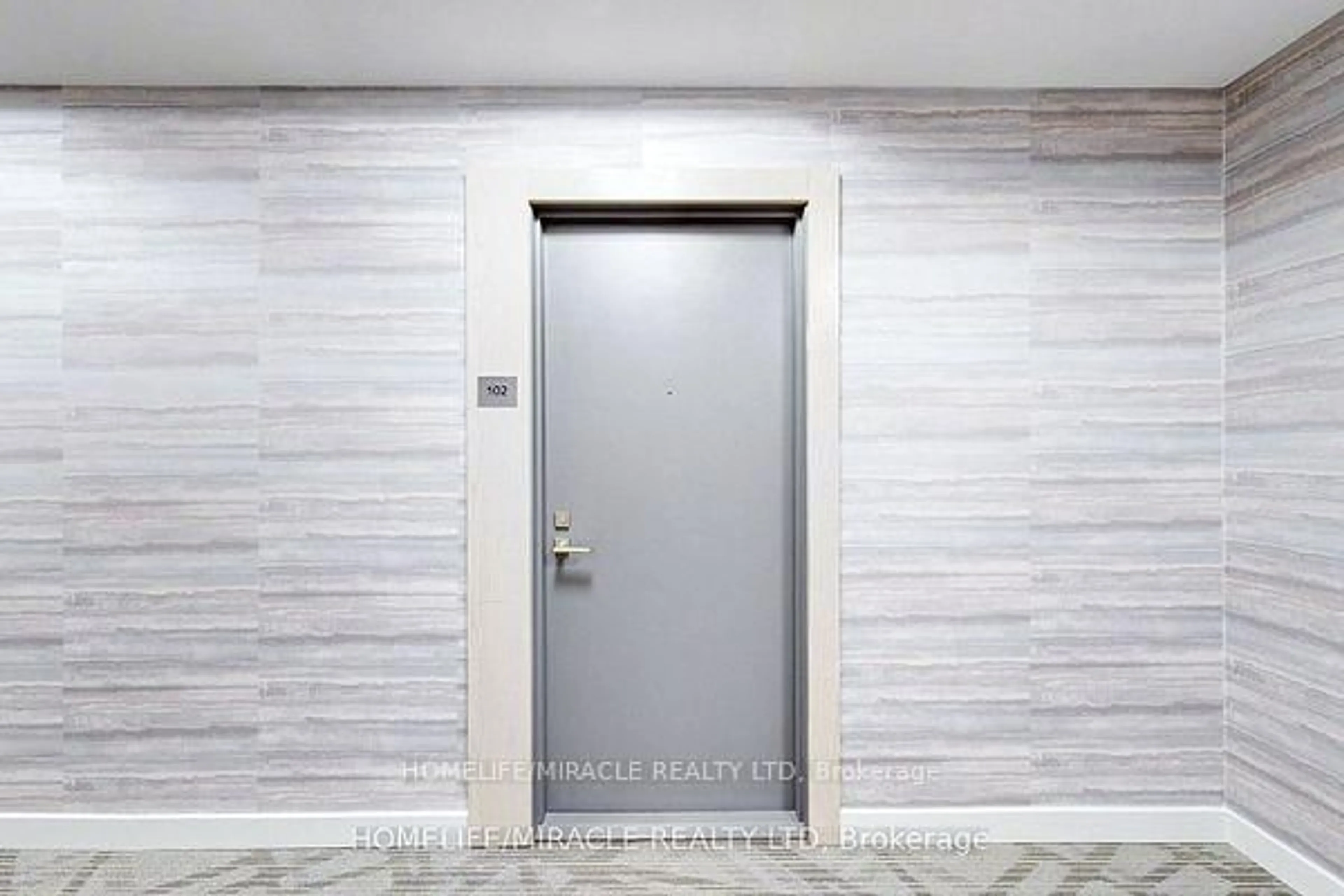 Indoor entryway for 4655 Glen Erin Dr #102, Mississauga Ontario L5M 0Z1
